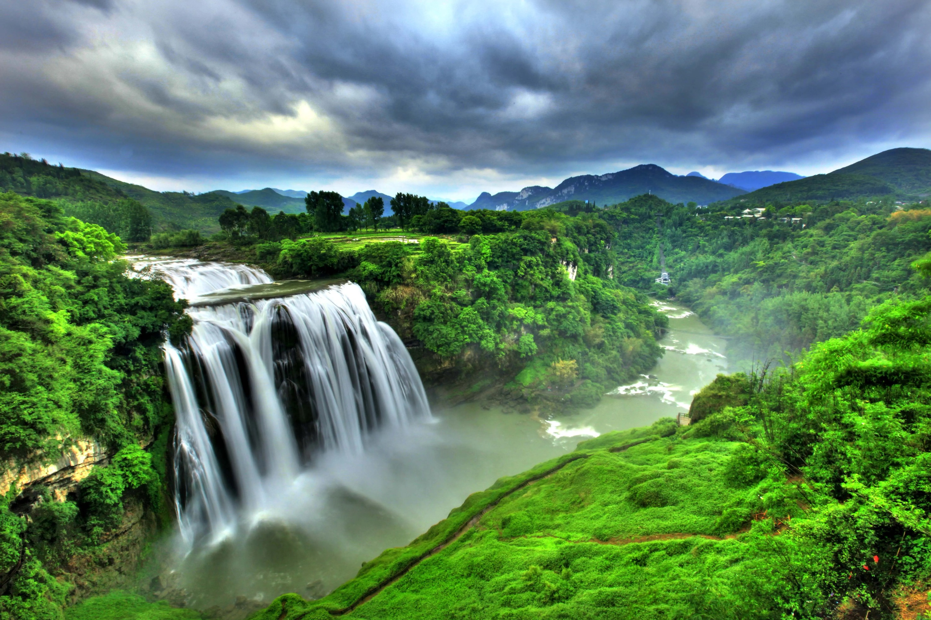 九味书屋丨打开贵州这本书黄果树瀑布没有黄果