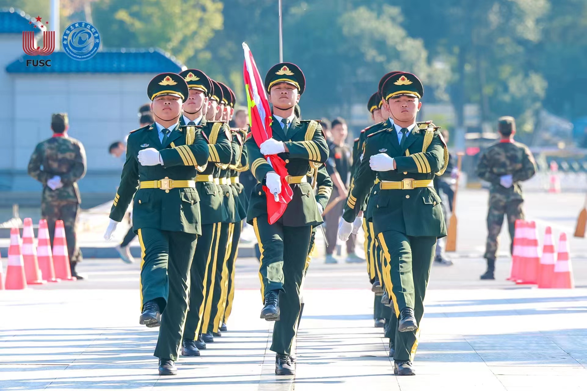 第一名代表贵州参加全国赛贵州建职院国旗护卫队惊艳亮相