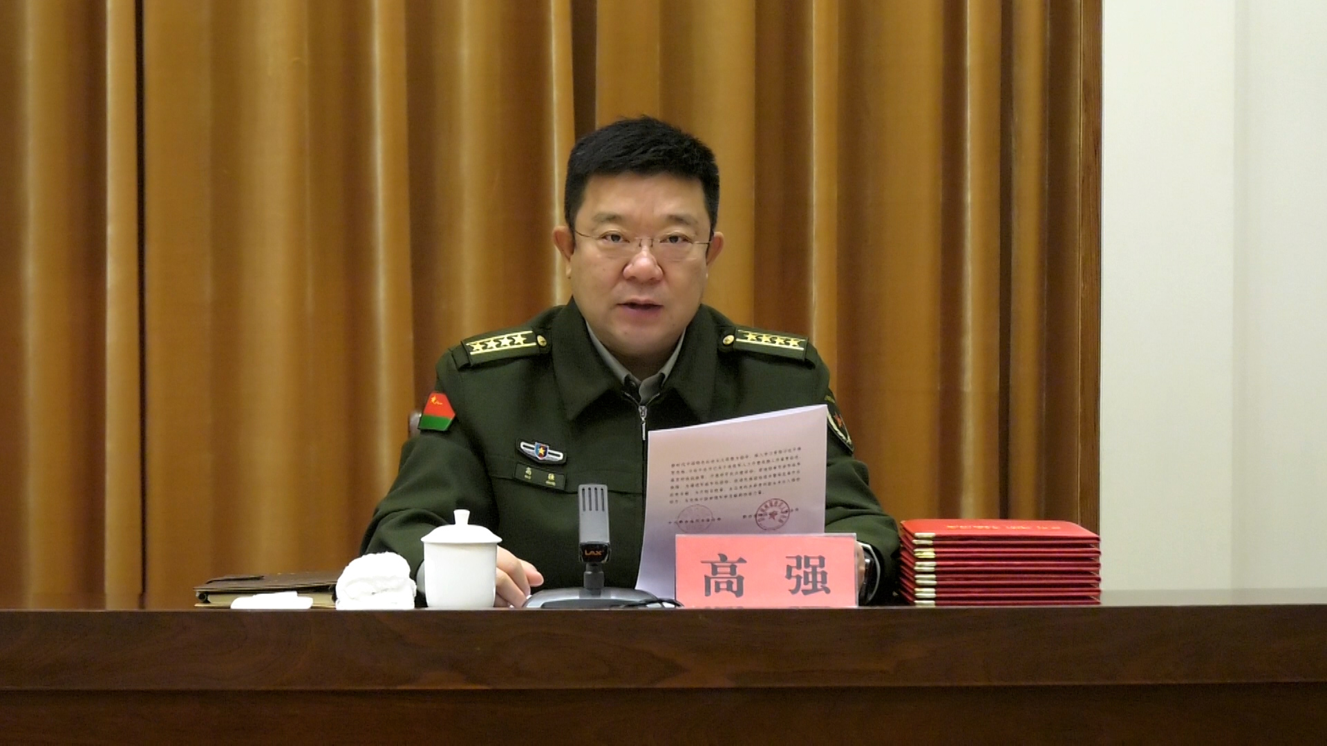 首页>新闻动态>媒体聚焦>黔西南州委常委,州政府副州长 李铁12月28日