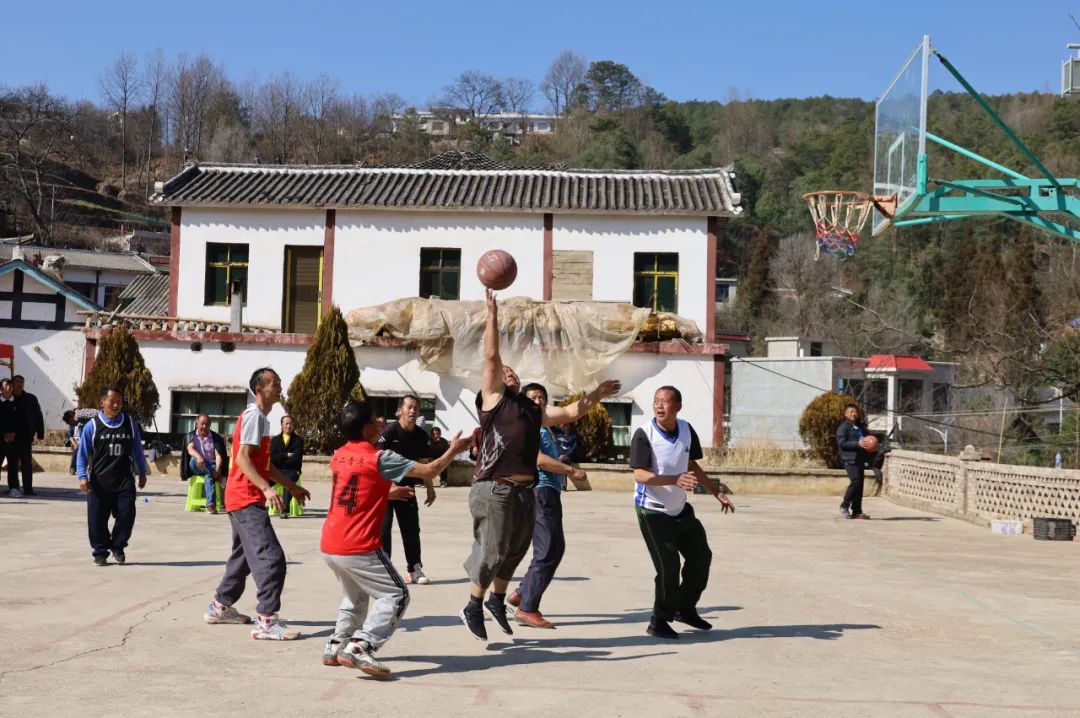 威宁县羊街镇举办2024年中老年篮球友谊赛