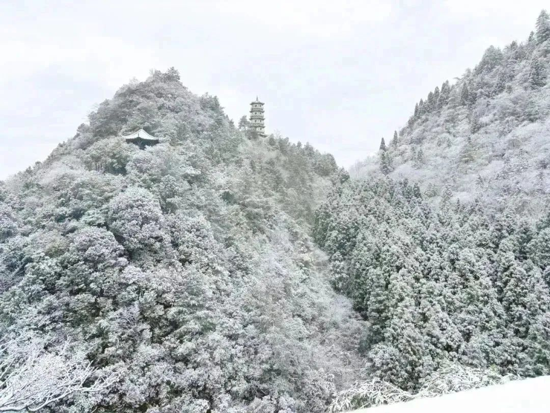 桐梓娄山关雪景图片图片