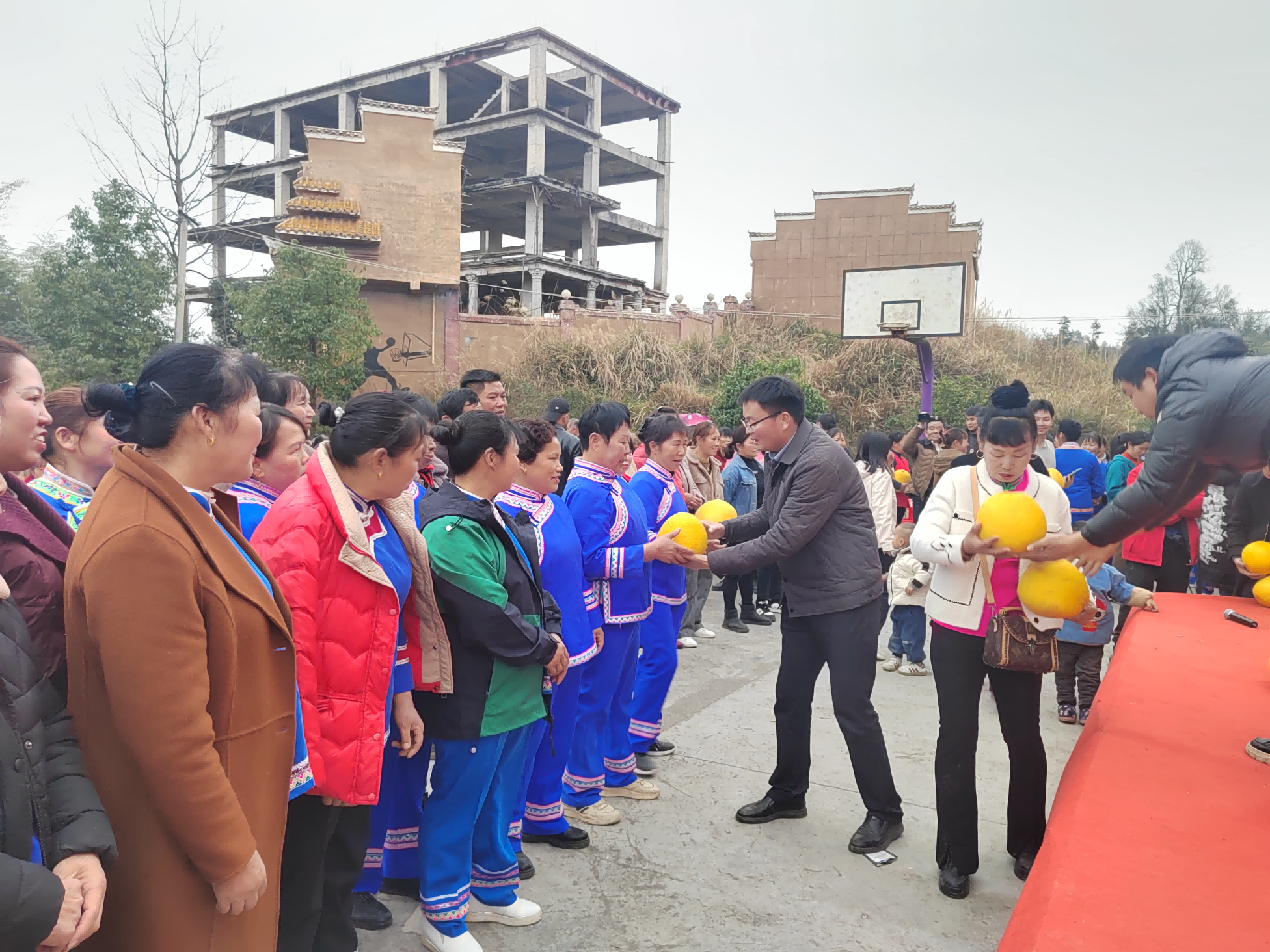 凝聚巾帼力量助力乡村振兴天柱县渡马镇共和村举办三八国际劳动妇女节