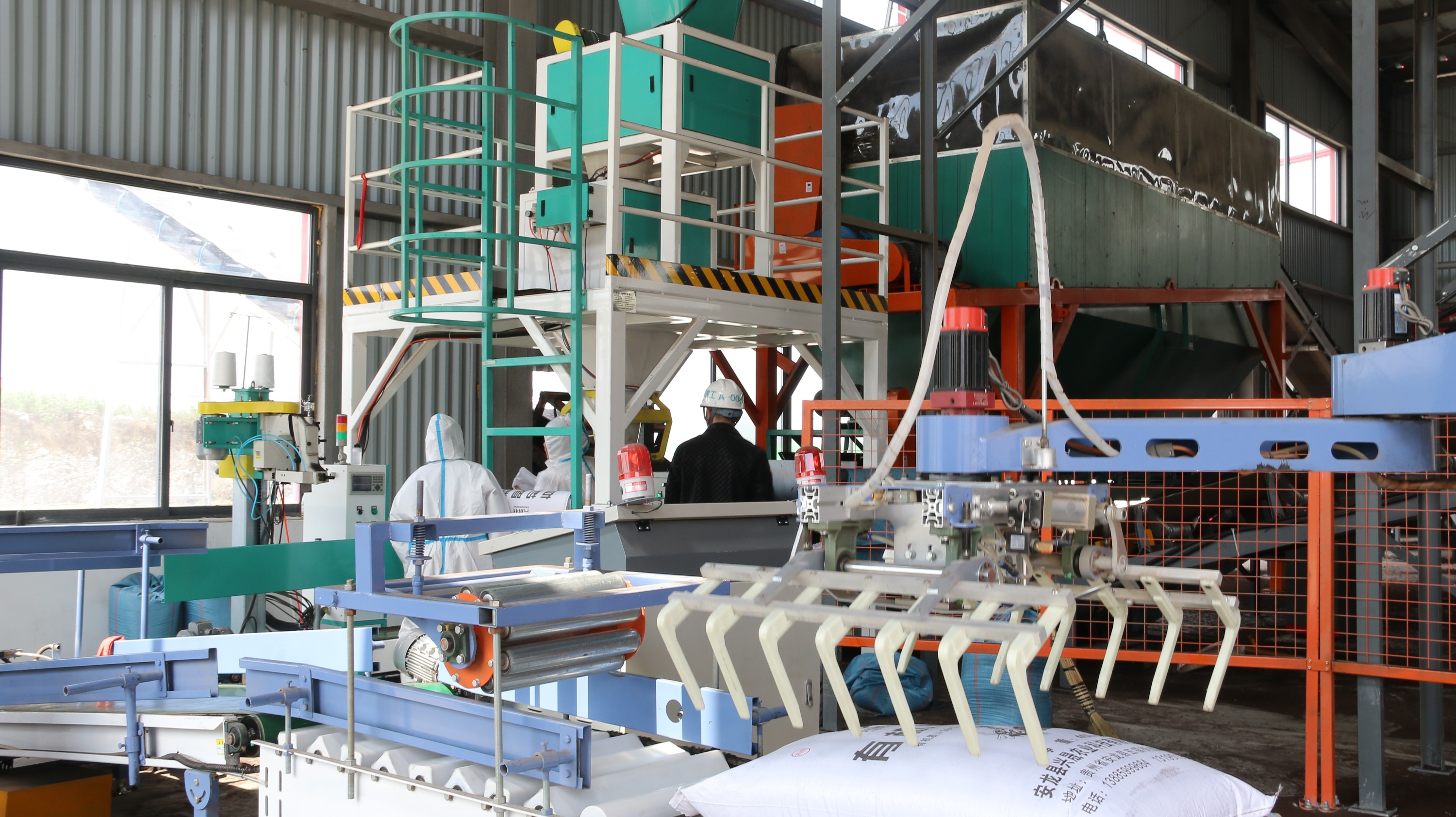 自去年11月份投产以来,黔西南州安龙有机肥厂已陆续采购原料5000多吨