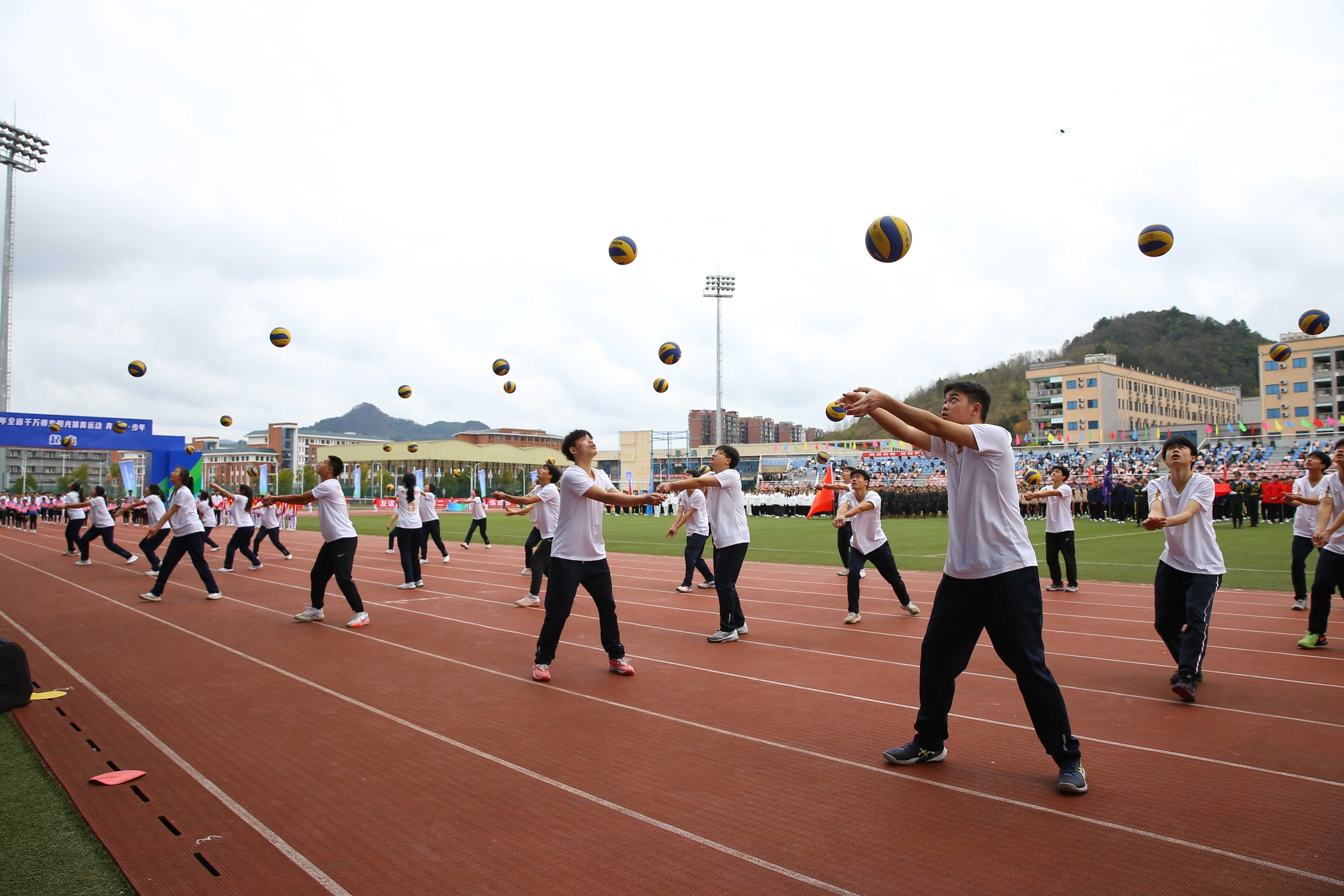 奔跑吧少年贵州省2024年千万师生阳光体育运动在遵义启动