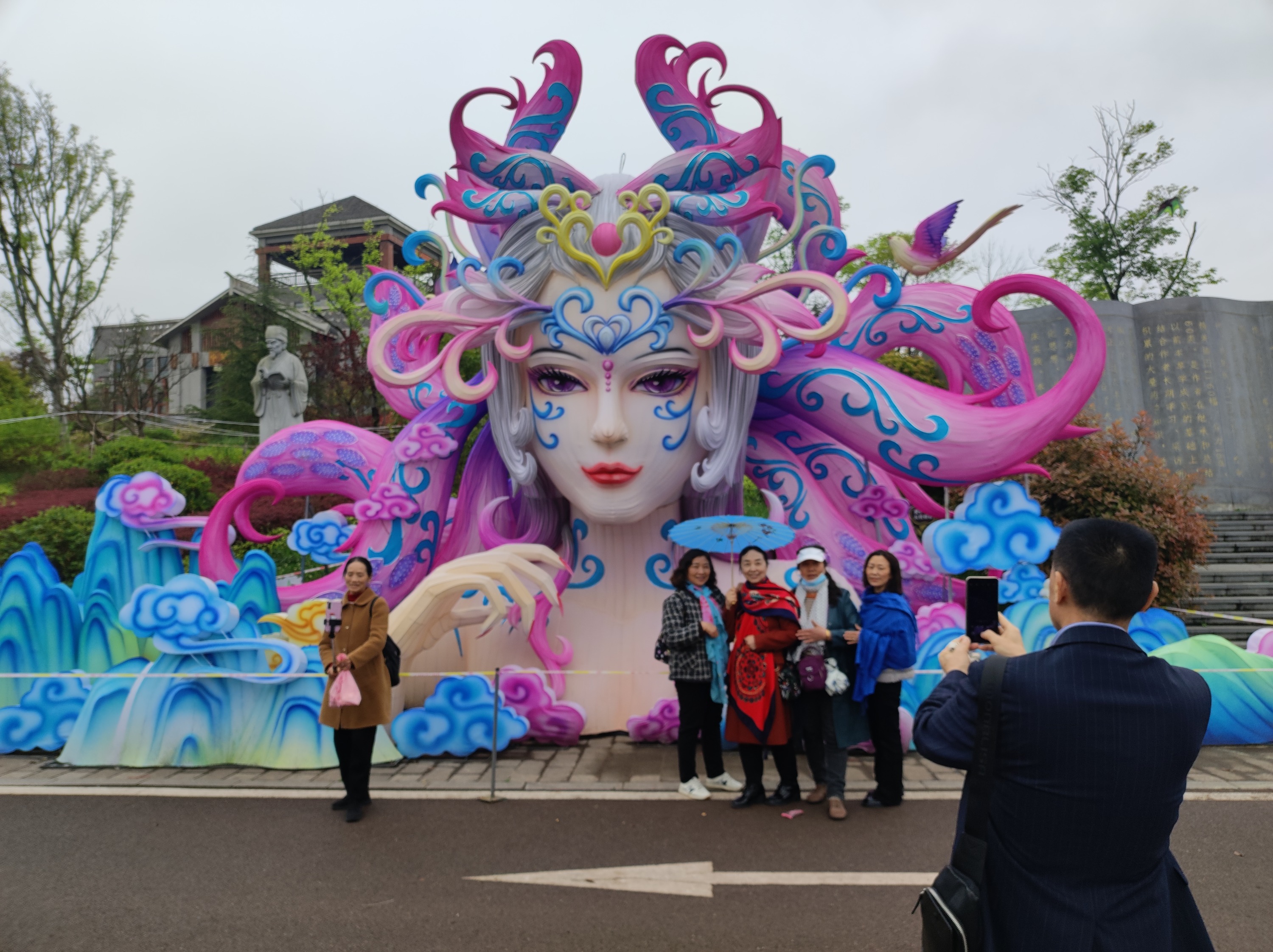 遵义市红花岗区深溪镇百草园景区入梦山海经 神游百草秘境主题艺术