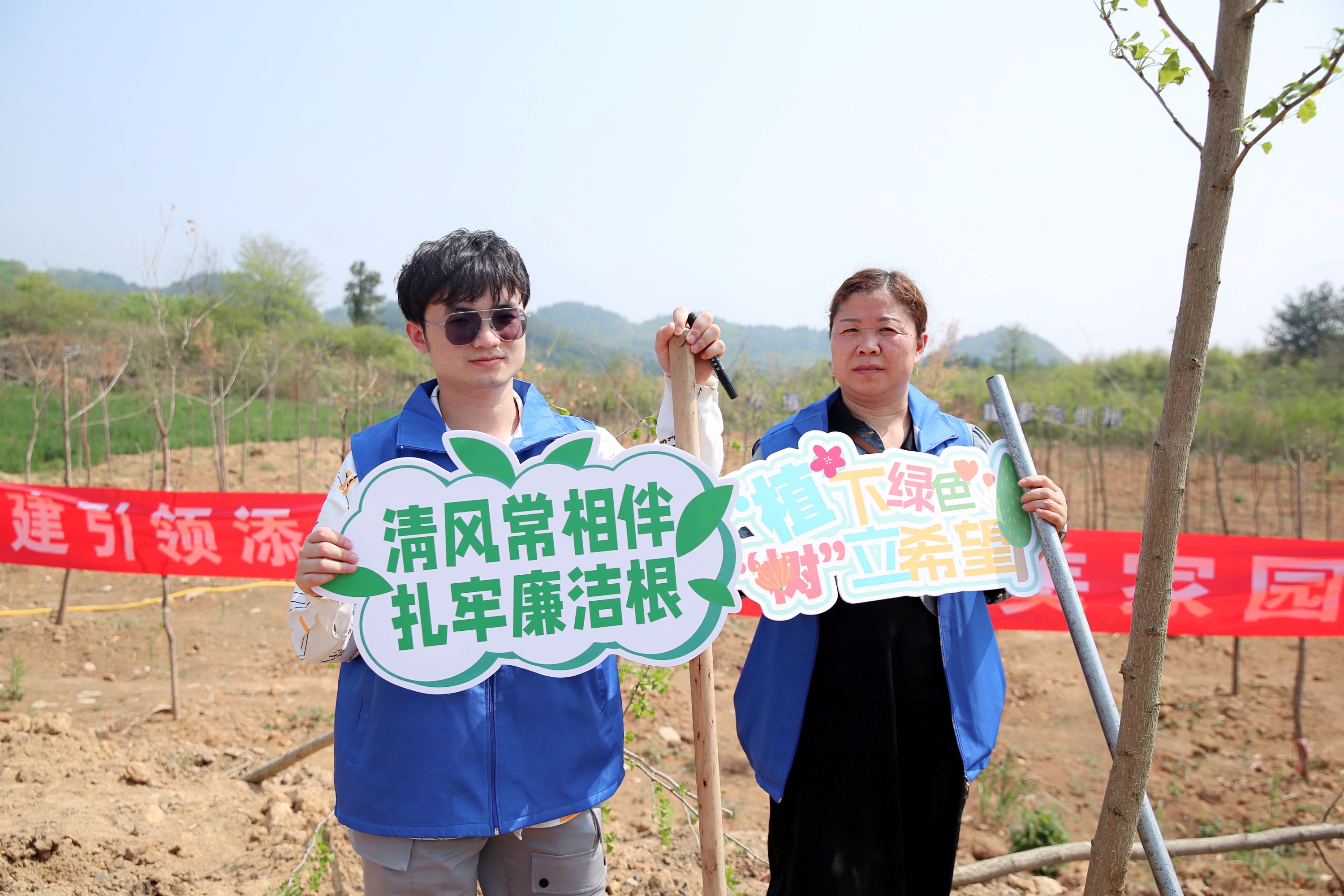 贵州双龙新区领导班子图片