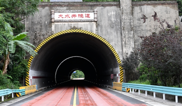 关岭高速公路图片图片