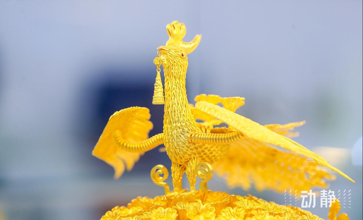 贵州展出的78公斤黄金凤冠实力吸睛