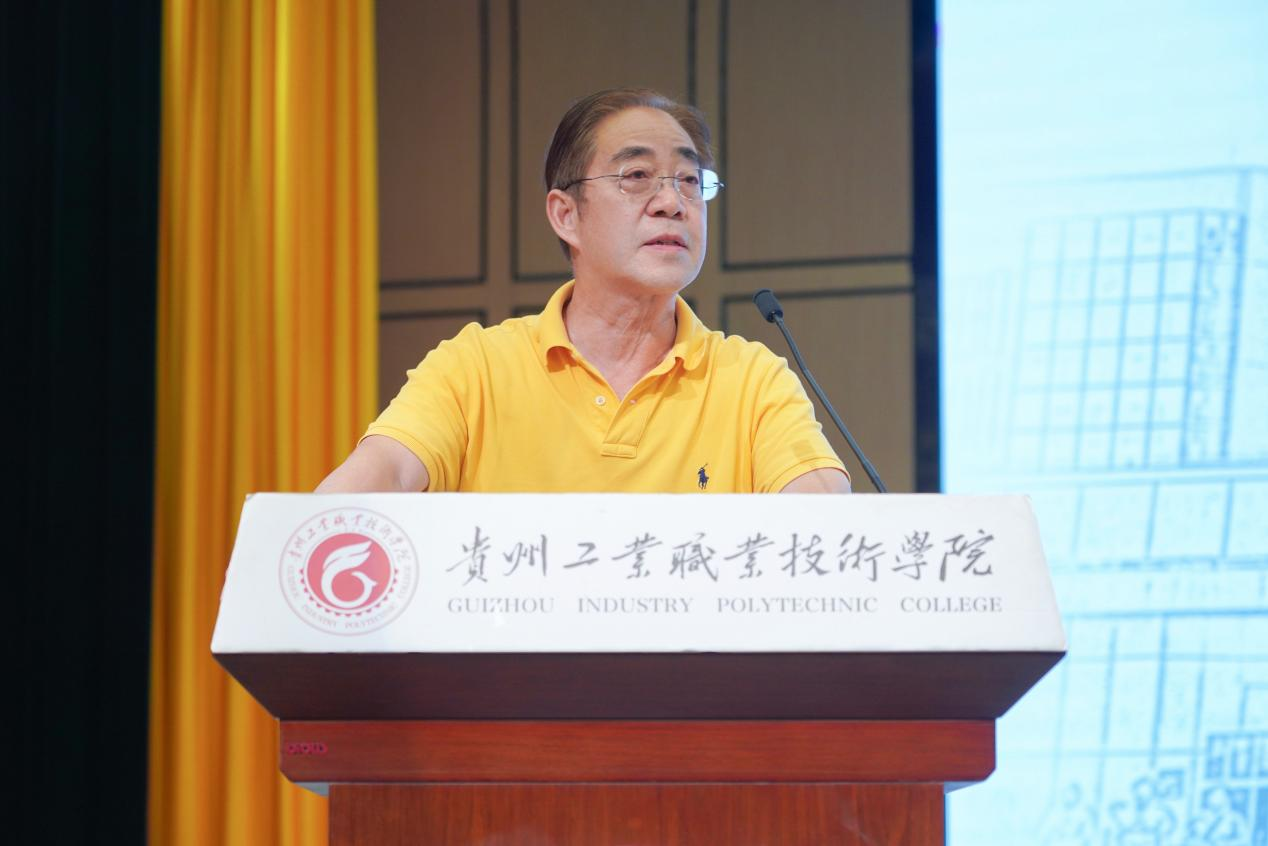 贵州工业职业技术学院党委副书记徐国庆,党委委员,副院长胡宗超两位