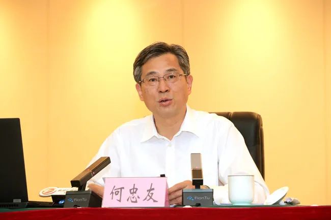 2016年1月起,他先后担任广东省副省长,省委常委,政法委书记