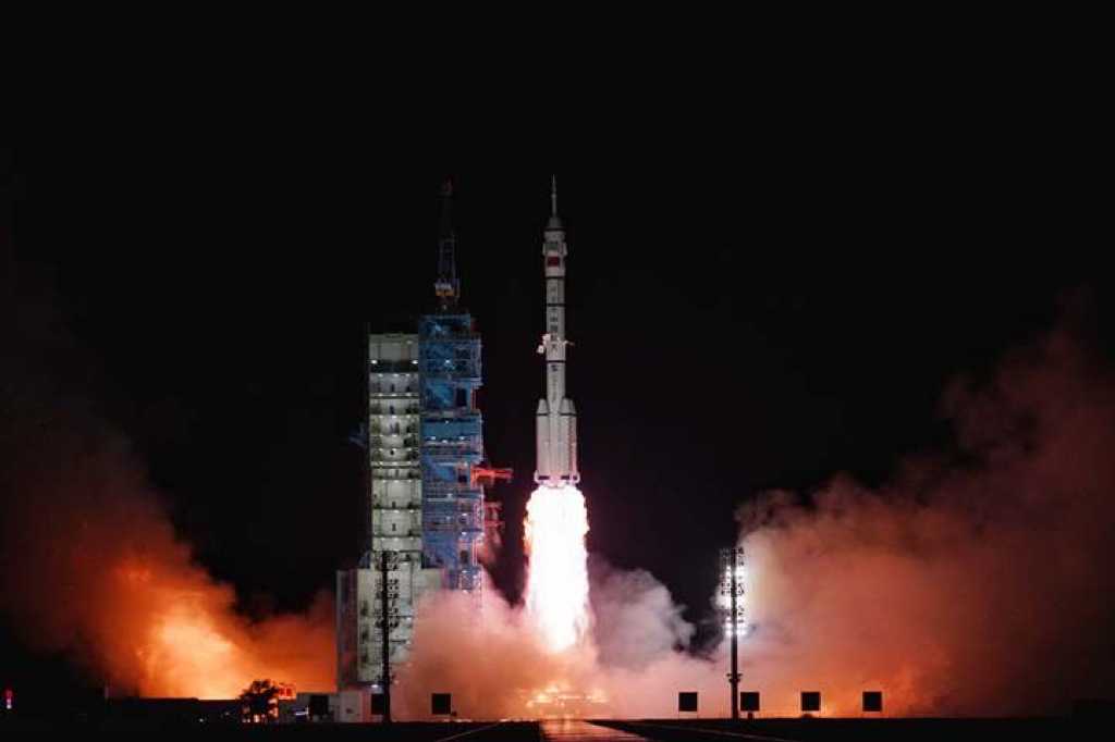 神舟十九号载人飞船发射取得圆满成功