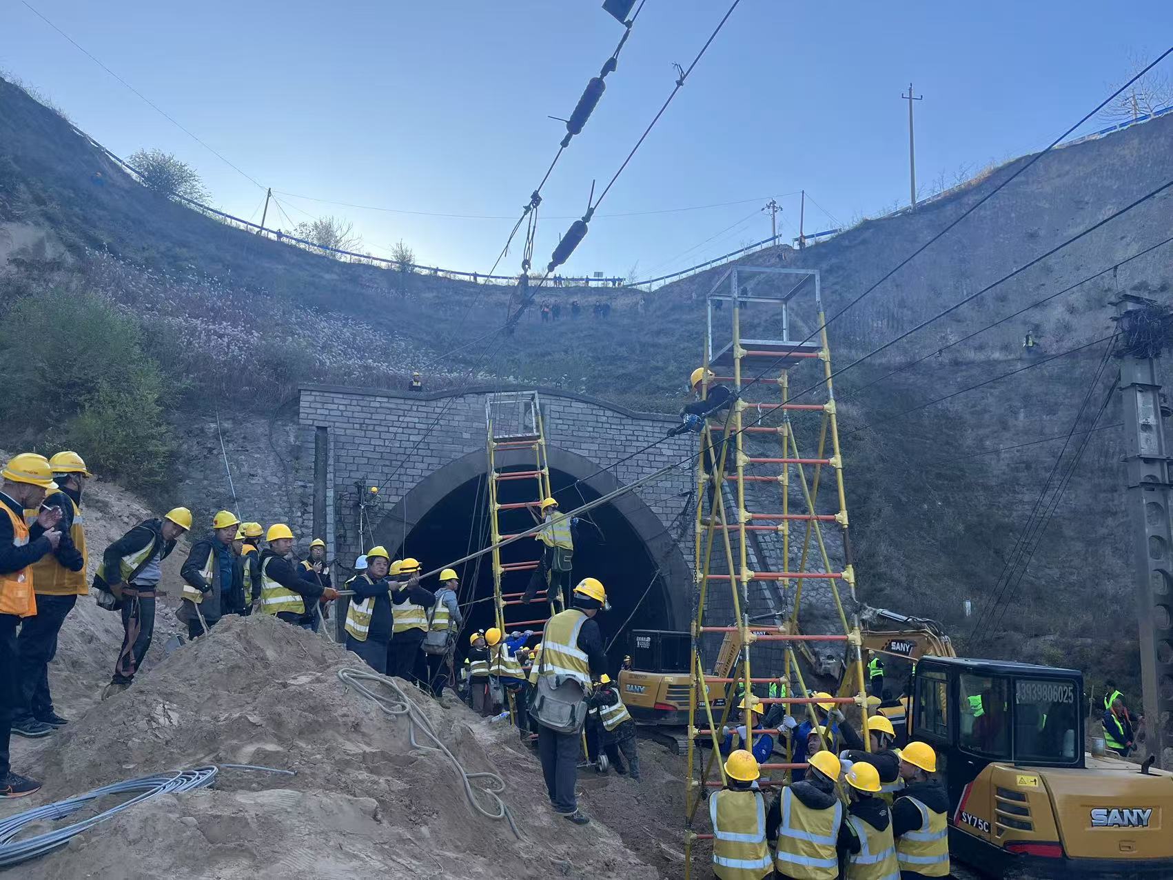 受山体滑塌影响的陇海铁路已恢复运行