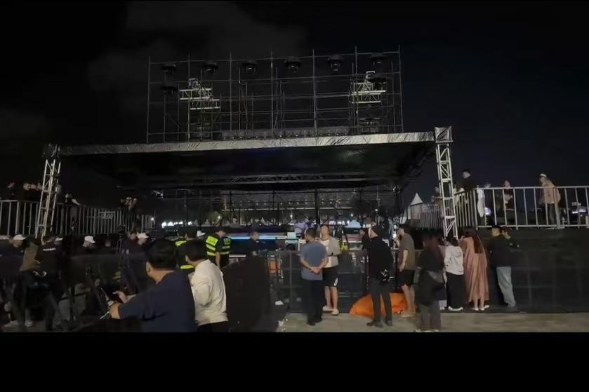 三亚一电音节突然断电演出中断，因主办方没交电费？多方回应：现场电压不稳所致