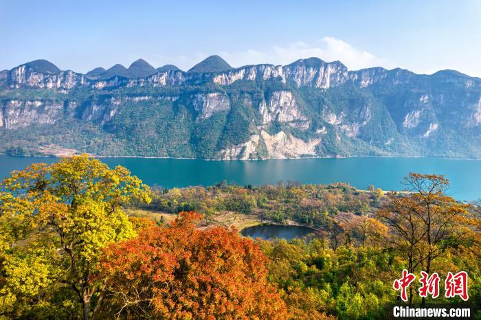 贵州乌江上游：色彩斑斓，冬景如画