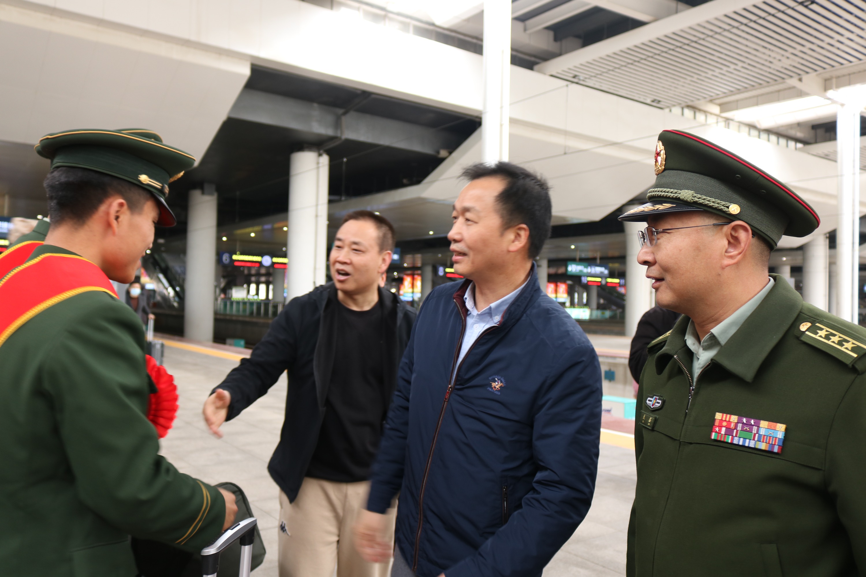 “绒”归故里，欢迎回家 —南明区军地联合暖心迎接退役军人光荣返乡