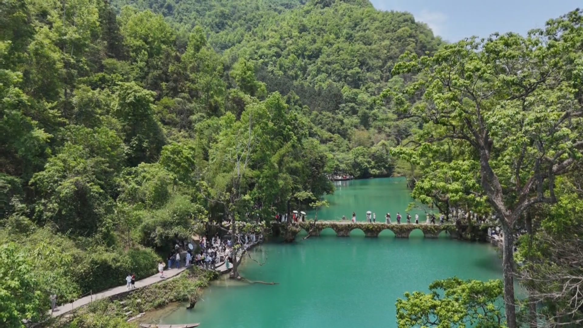 贵州新闻联播丨【直击旅游】多元业态点燃出游热情  尽显贵州文旅魅力