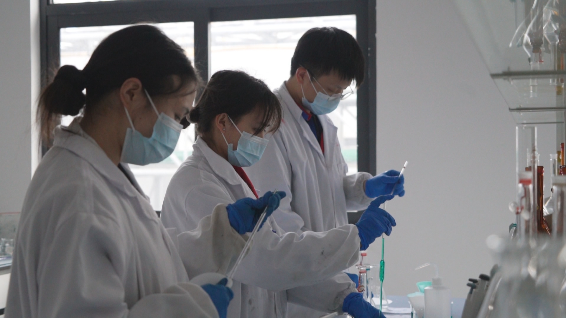 贵州新闻联播丨【牢记嘱托 展现新风采】【一季度全省经济观察】高质量技能培训促就业 一季度贵州城镇新增就业增长3.4%