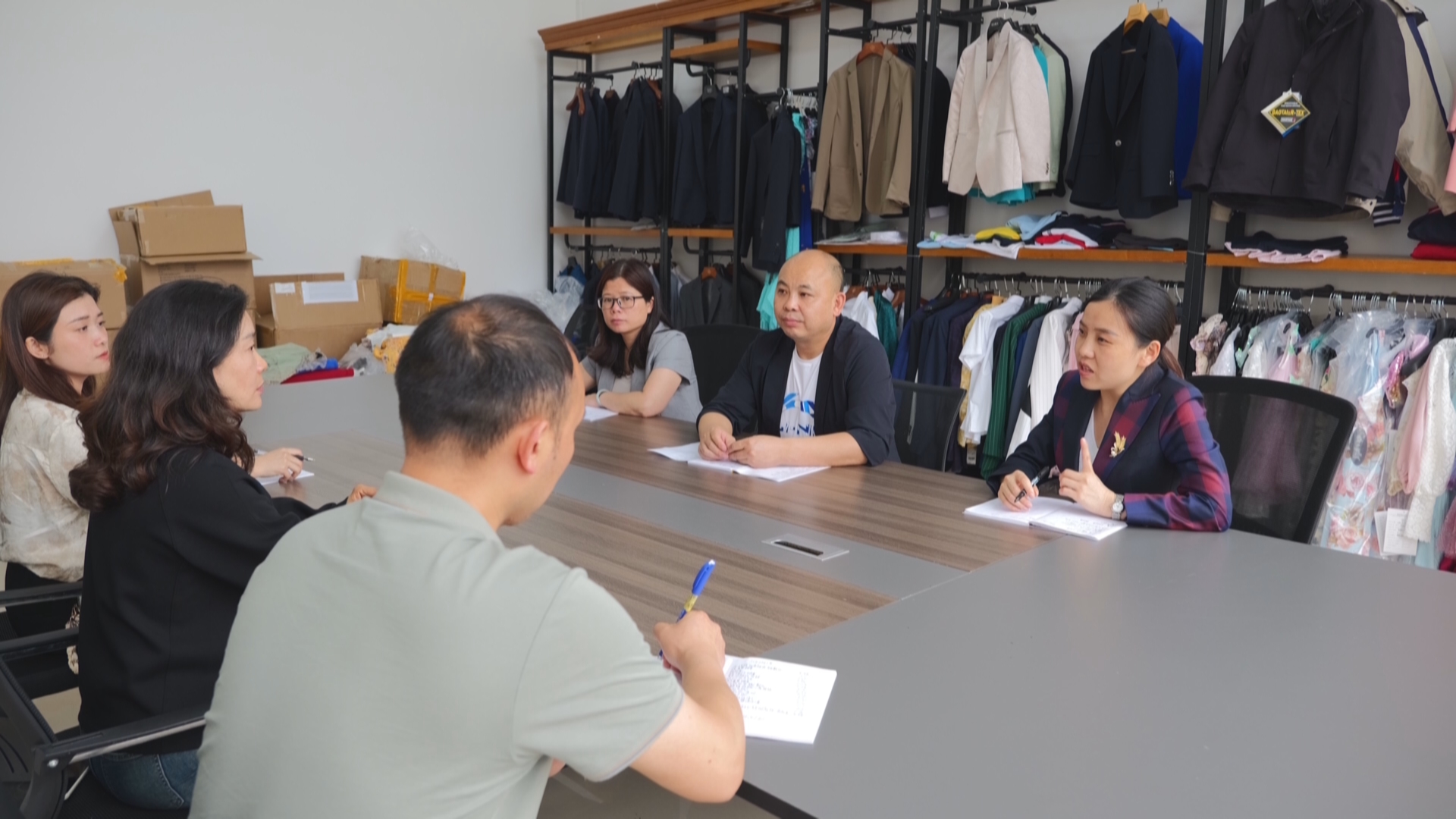 贵州新闻联播丨闯“关”人（下）：政企合力 破“圈”突围
