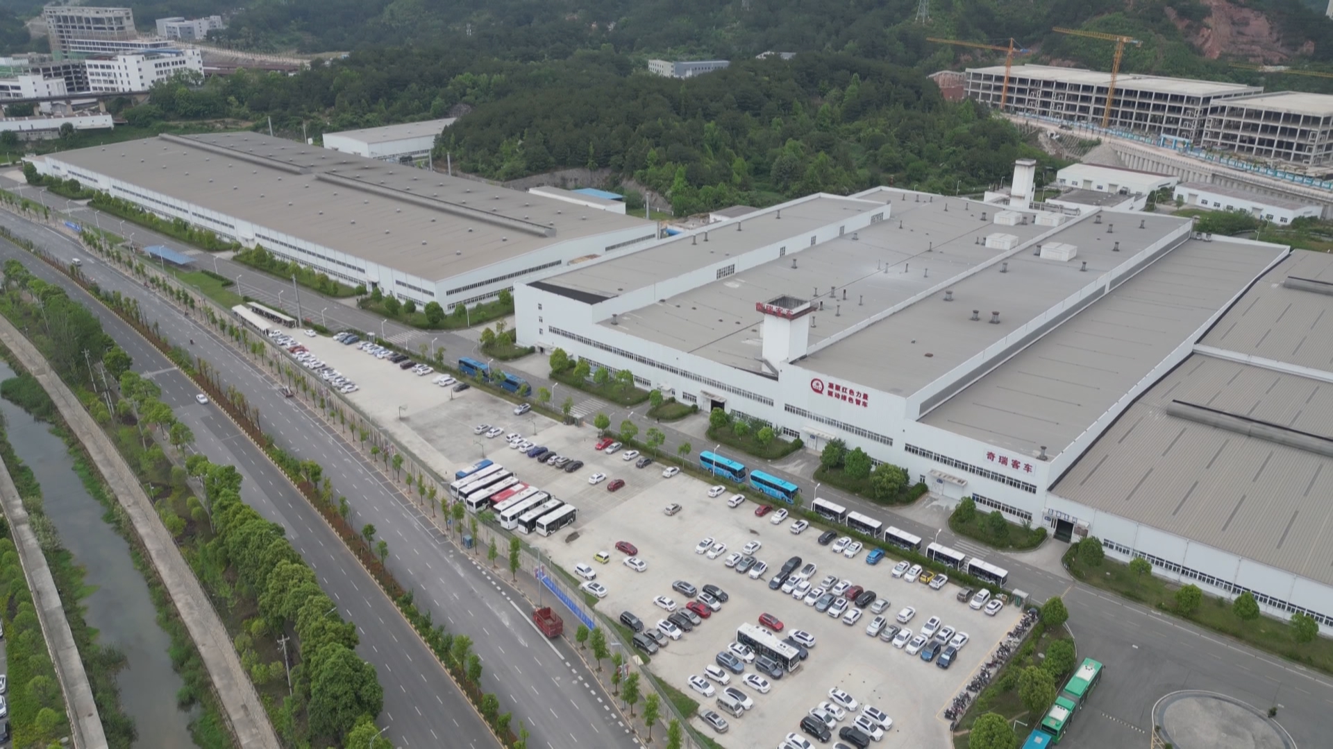 贵州新闻联播｜【牢记嘱托 展现新风采】【一季度全省经济观察】贵州规模以上汽车制造业增加值同比增长115.3%