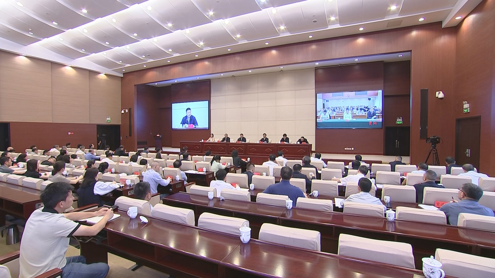 贵州新闻联播丨全省未成年人保护工作会议召开