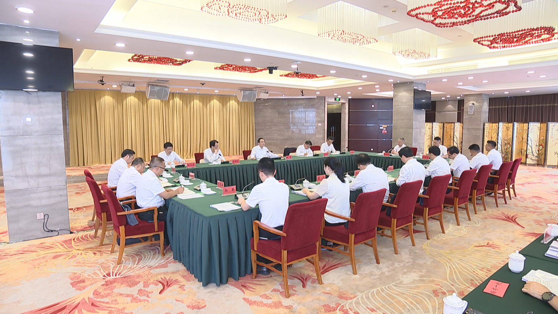 贵州新闻联播｜徐麟在铜仁市调研时强调 发挥比较优势做强做优新能源产业 持续夯实基层基础推进乡村全面振兴
