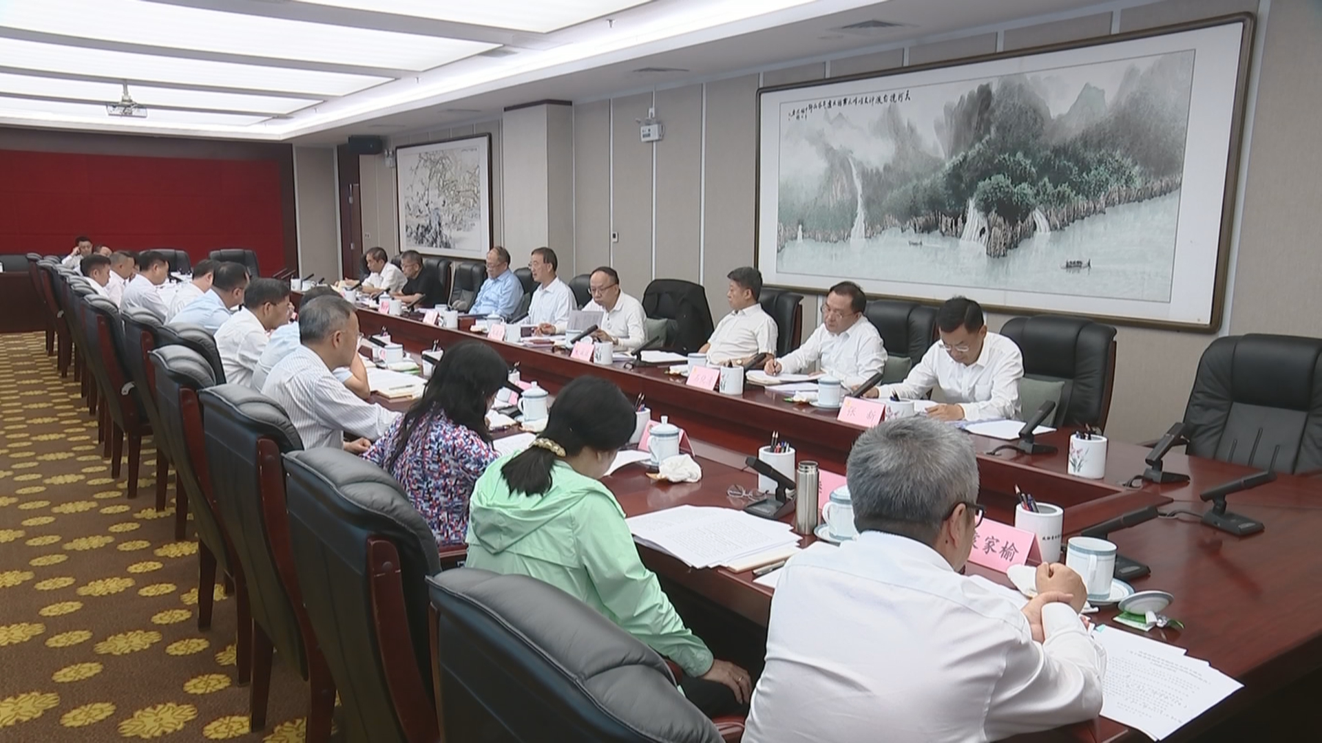 贵州新闻联播丨省政协党组理论学习中心组召开专题研讨会