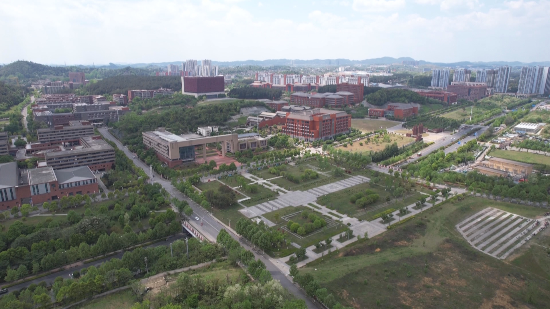 贵州新闻联播｜406支大学生队伍角逐第十九届“挑战杯”贵州省决赛