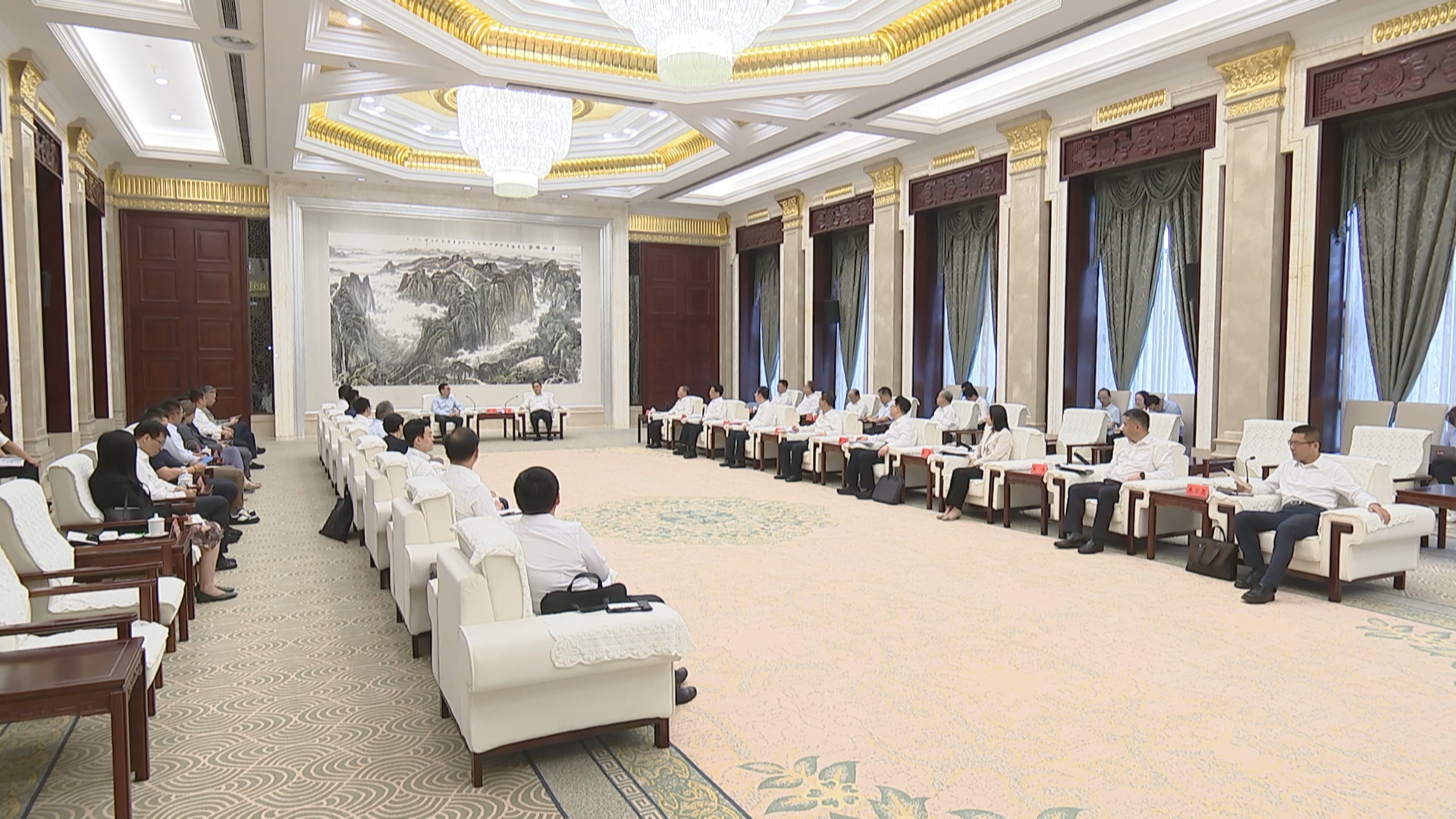 贵州新闻联播丨徐麟会见上海工商联数字经济商会企业家
