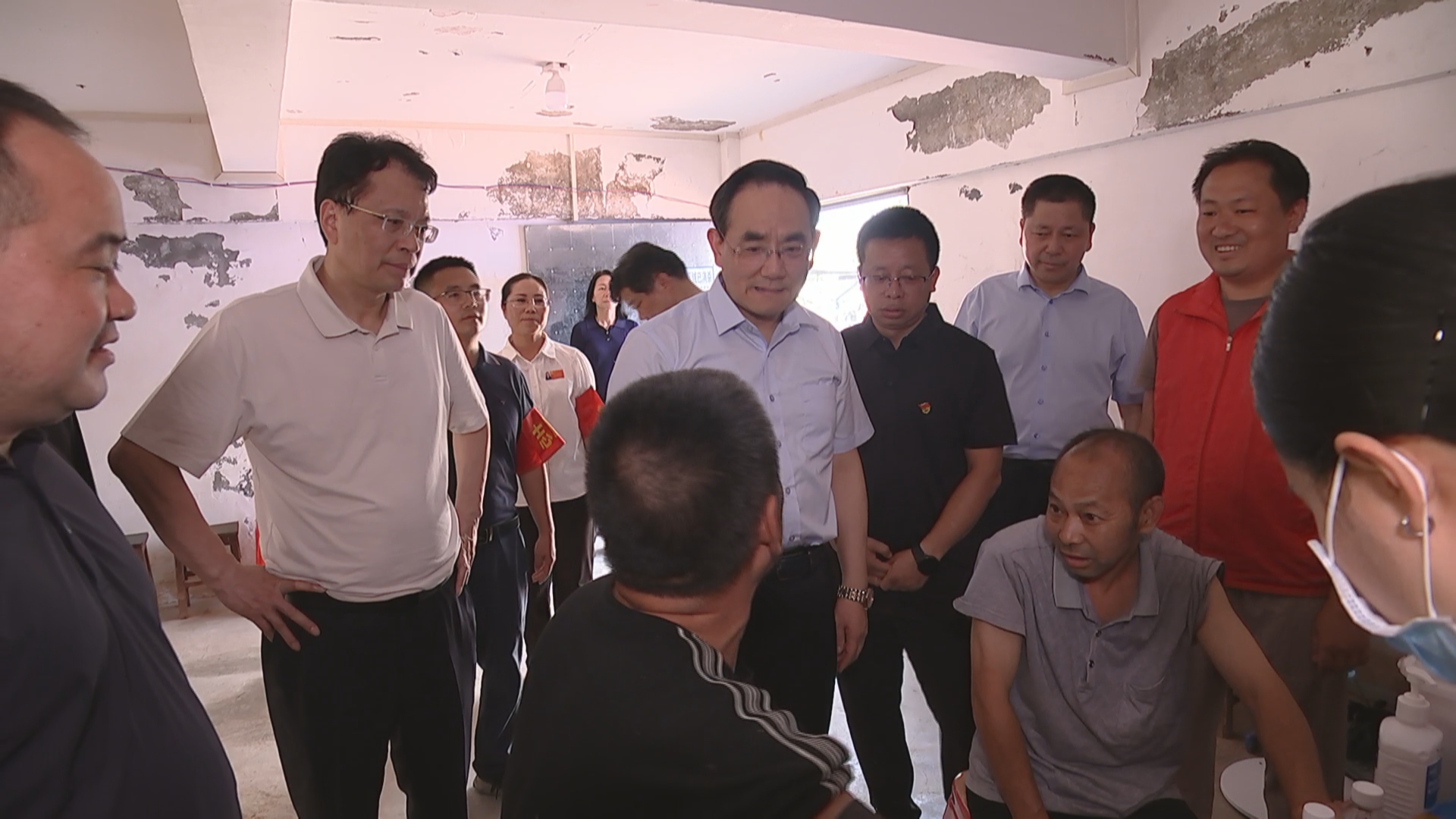 贵州新闻联播丨徐麟在黔东南州看望慰问受灾群众指导灾后恢复重建工作时强调 以强烈为民情怀高质高效推进灾后恢复重建 干群同心多方聚力创造更加幸福美好新生活