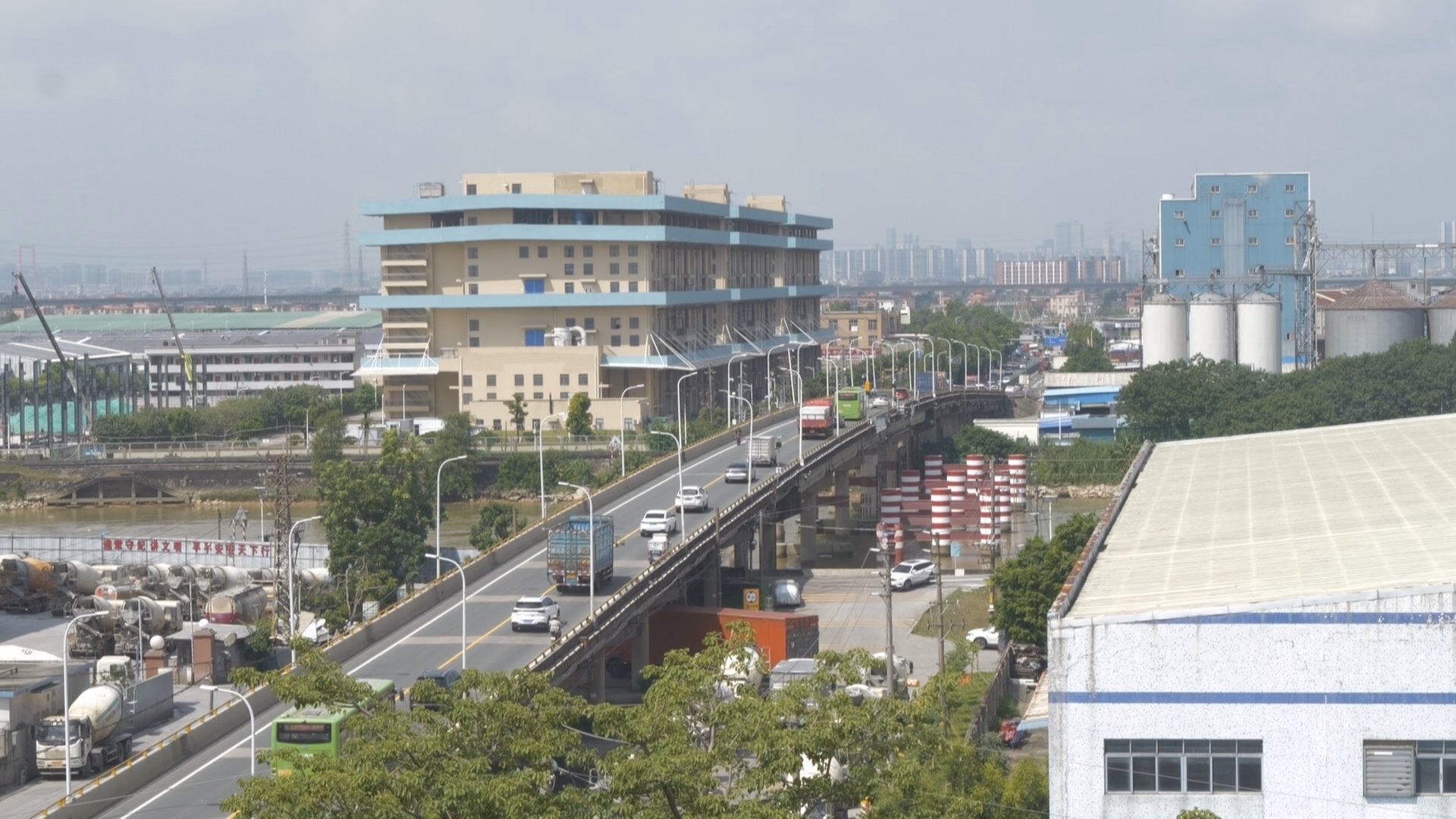 贵州新闻联播丨跨越千里打通政务+金融服务“最后一公里”