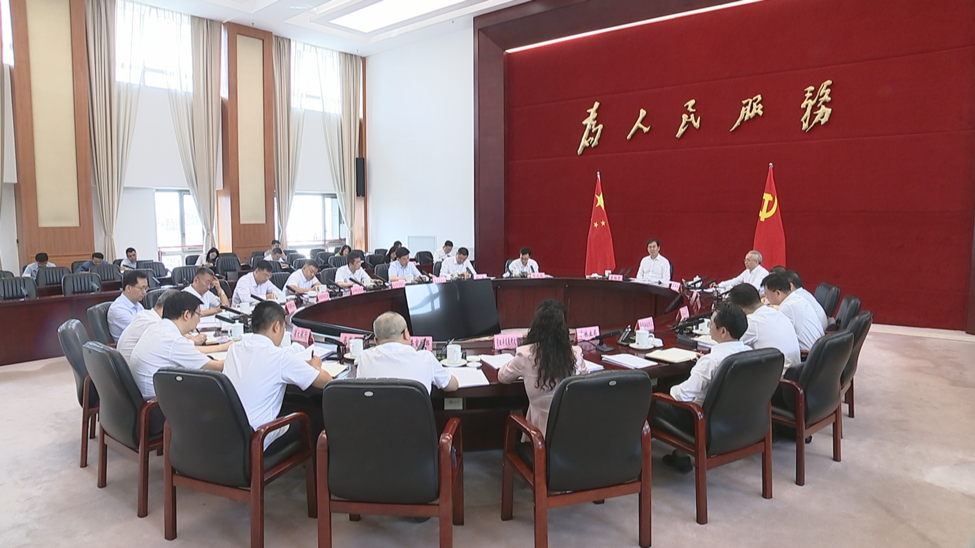 贵州新闻联播｜李炳军主持召开省政府专题会议 研究部署加快推进旅居产业发展