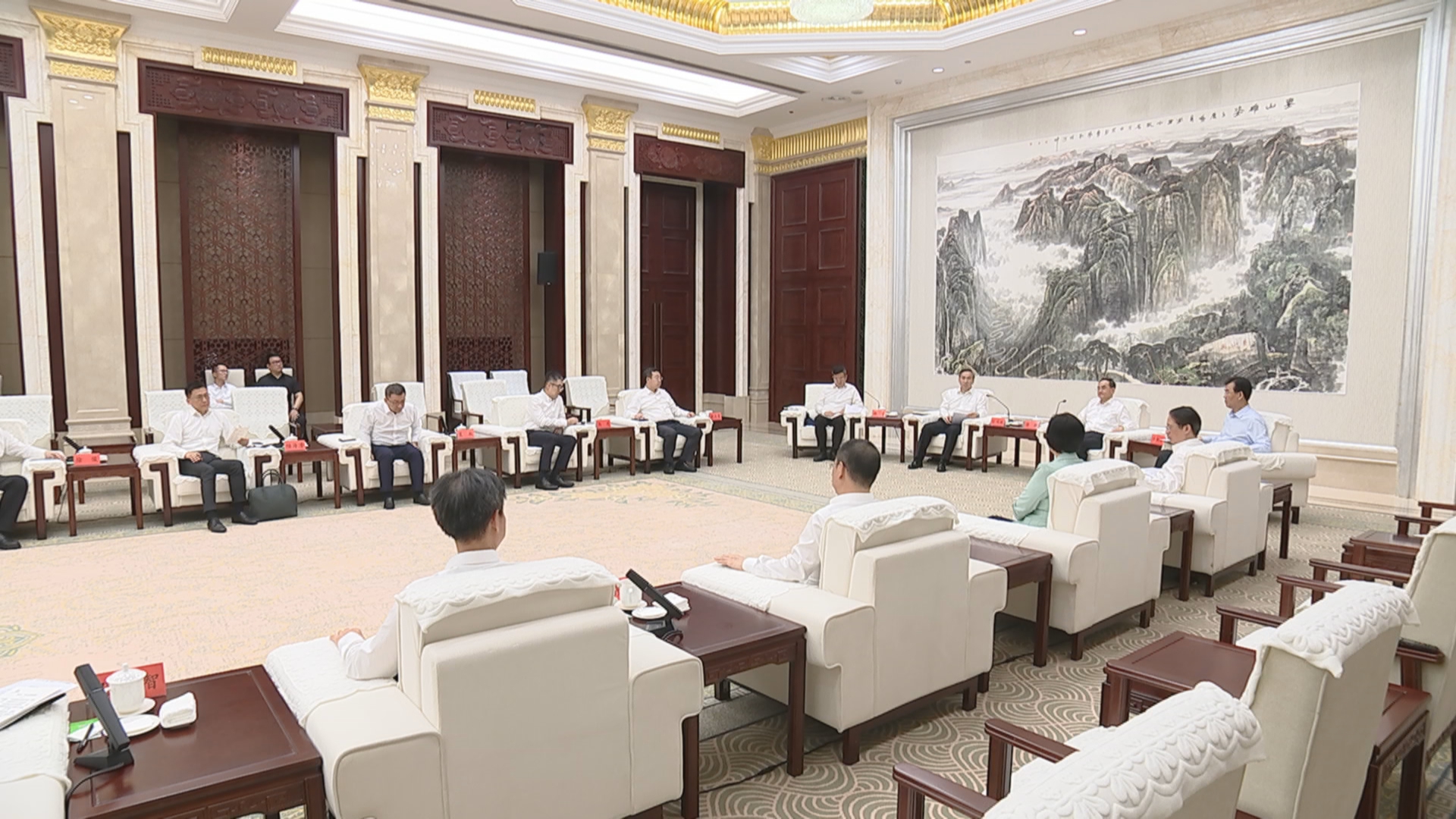 贵州新闻联播｜徐麟李炳军会见中国贸促会党组书记 会长任鸿斌