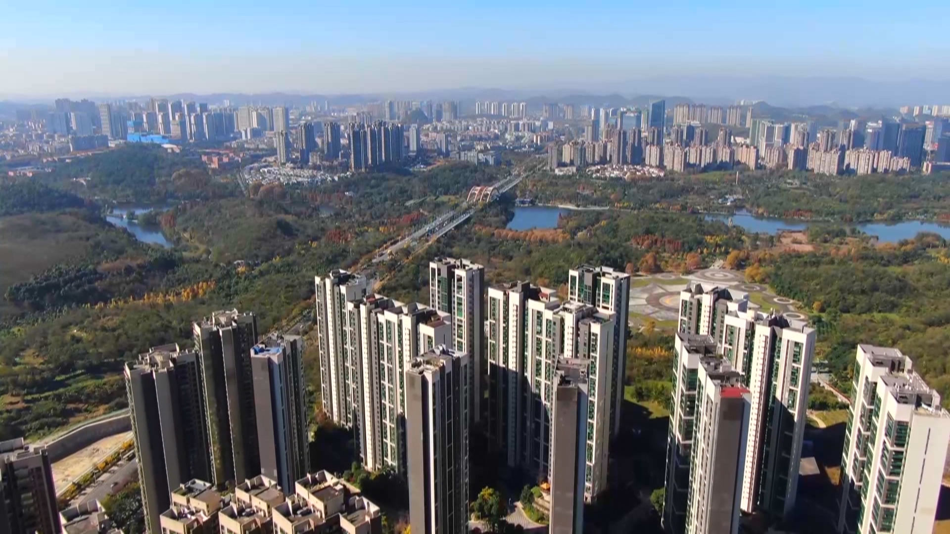 贵州新闻联播丨【学习贯彻党的二十届四中全会精神】锚定高质量发展 贵州加速构建现代化产业体系