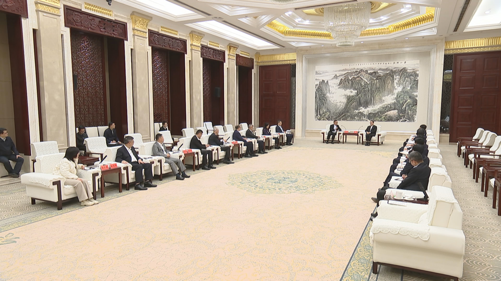 贵州新闻联播｜徐麟会见中国对外贸易经济合作企业协会和上海纺织服装知名企业考察团