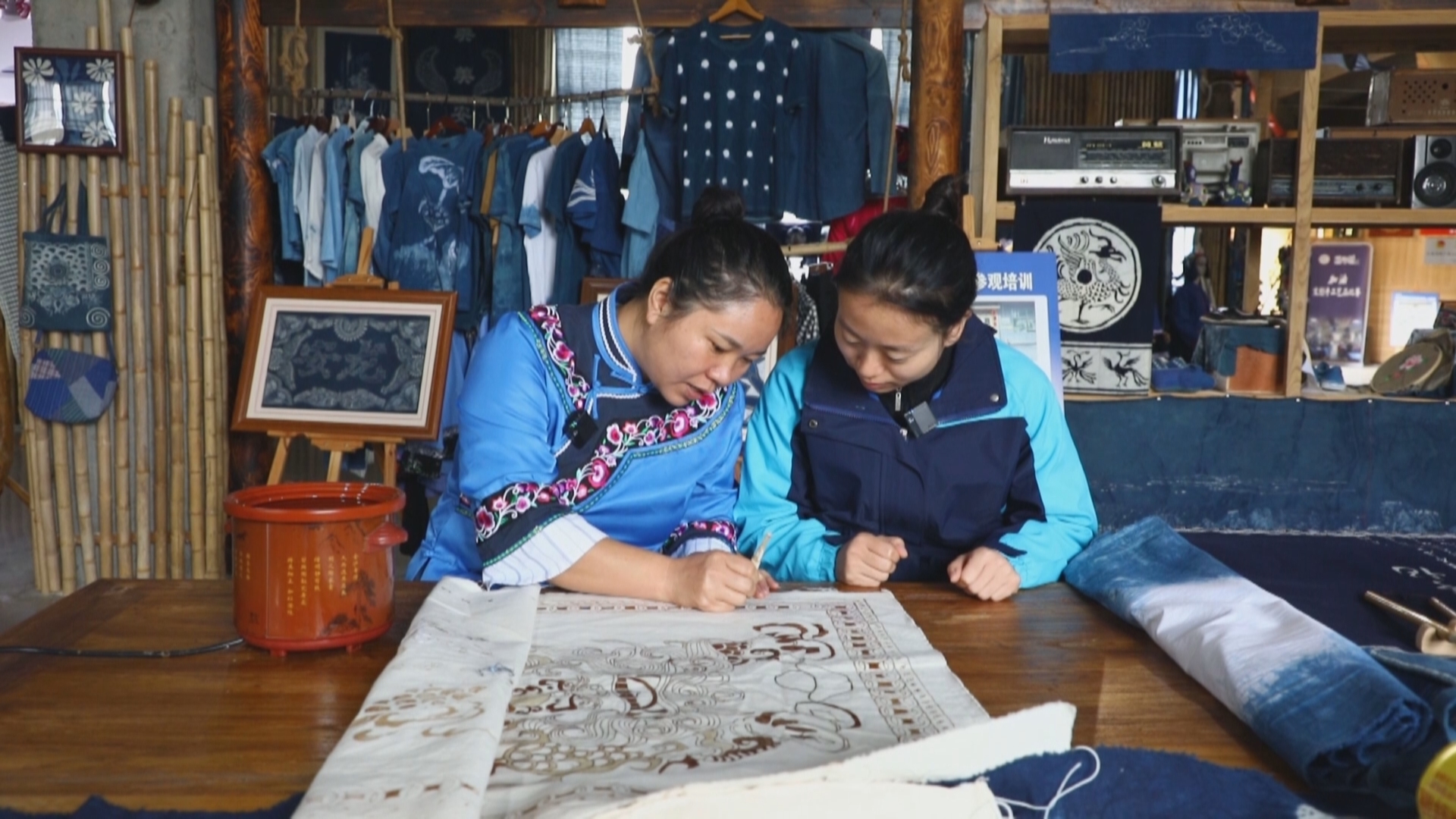 贵州新闻联播｜【学习贯彻党的二十届四中全会精神】走街串巷看发展 说说贵州这五年的乡村好生活