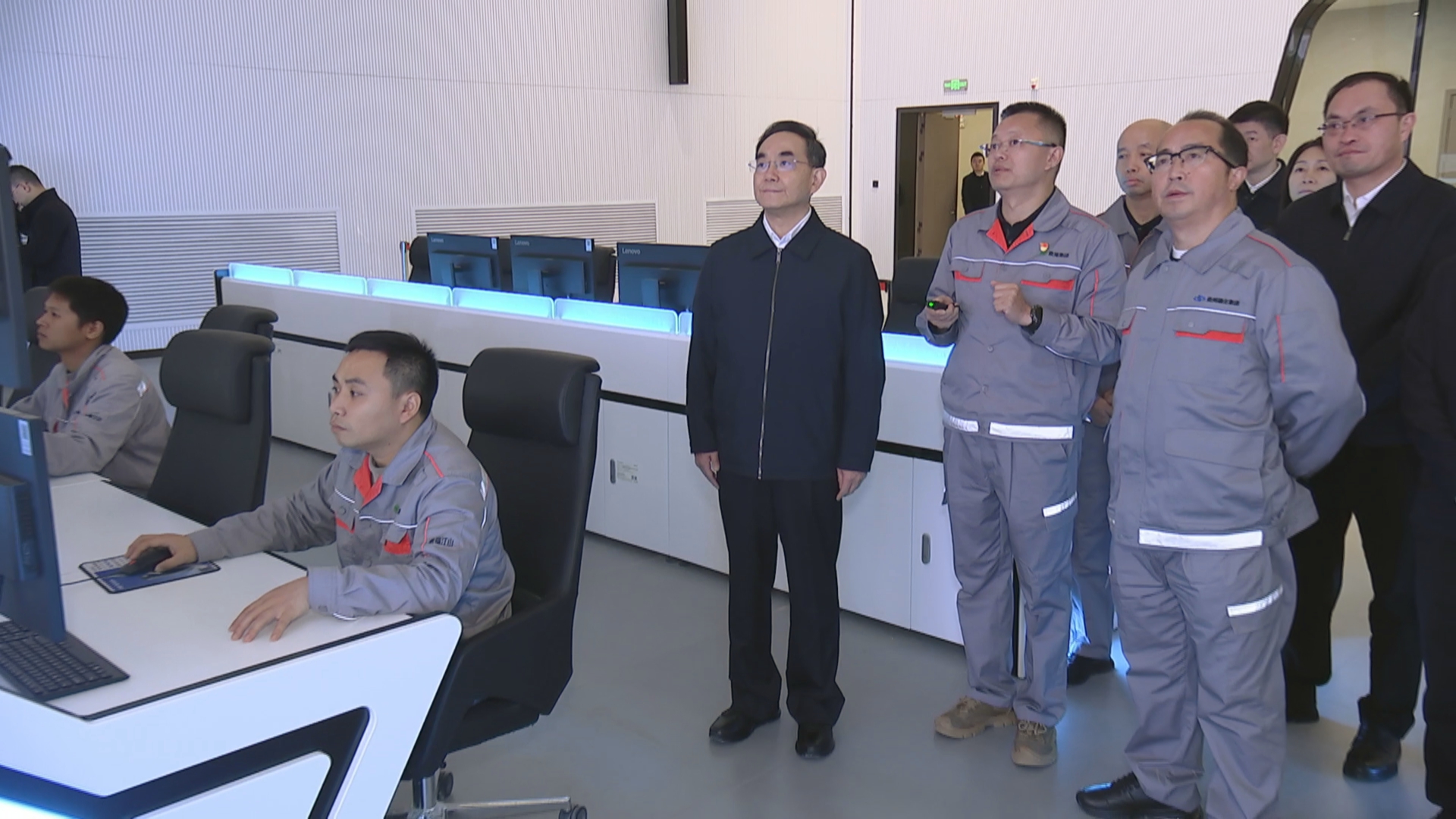 贵州新闻联播丨徐麟在黔南州调研时强调 深入学习贯彻党的二十届四中全会精神 充分发挥比较优势走好高质量发展新路