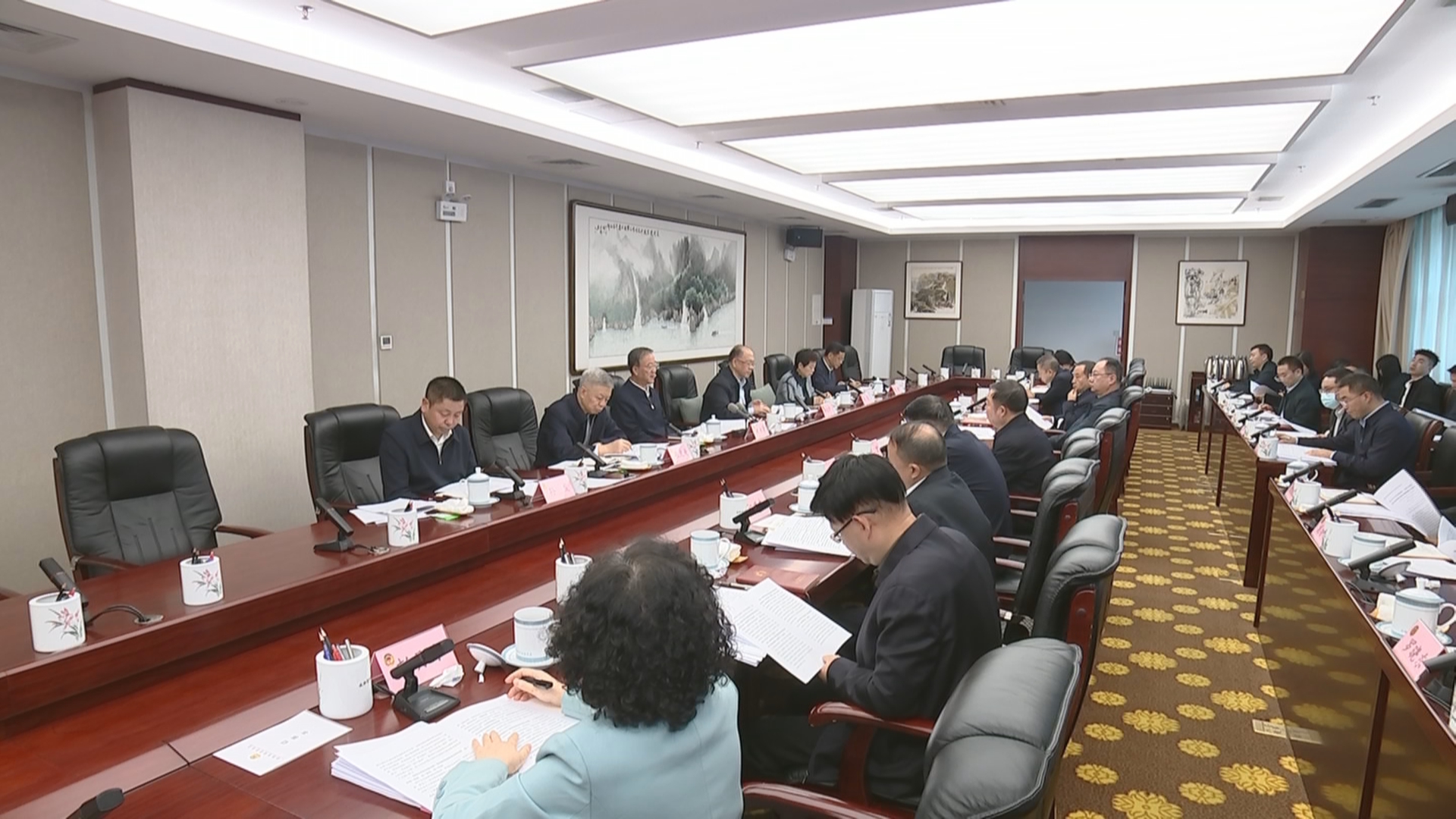 贵州新闻联播丨省政协党组理论学习中心组召开专题研讨会