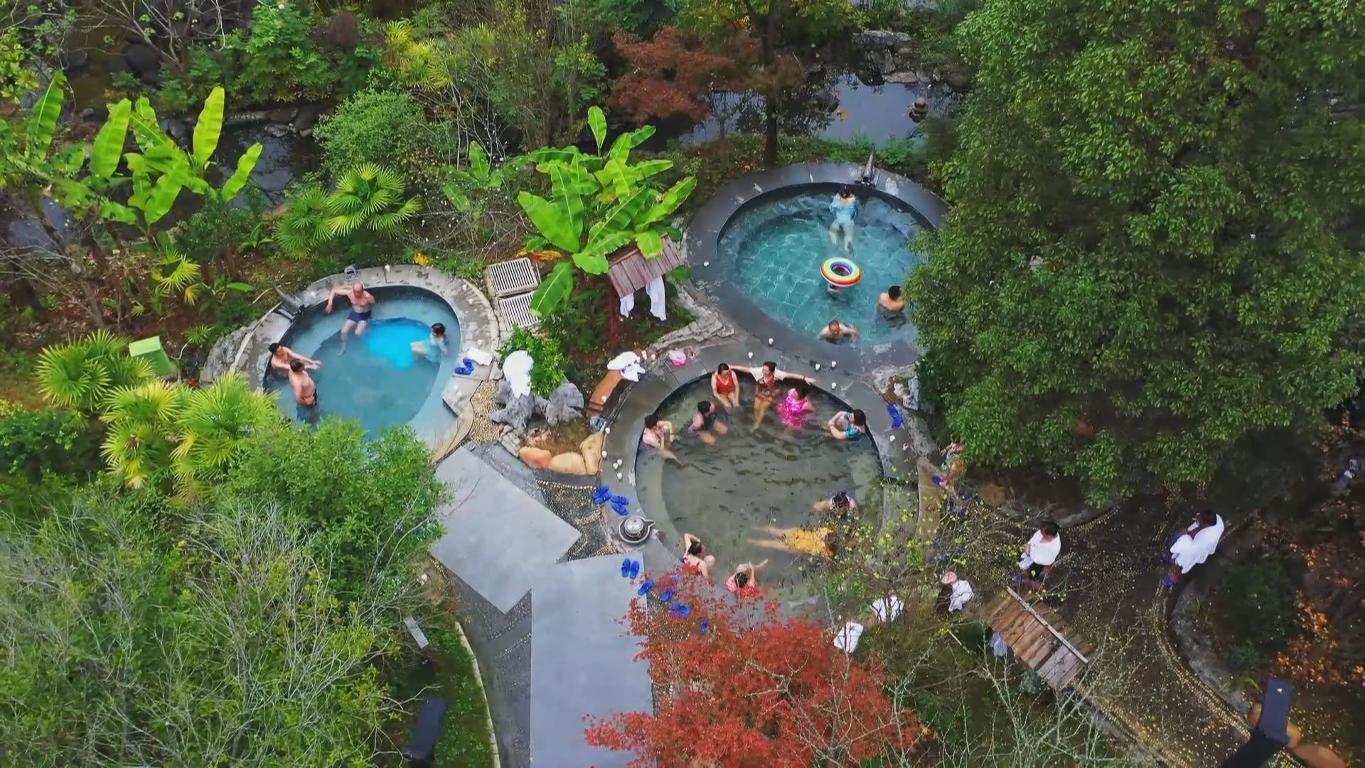 贵州新闻联播丨温泉养生 美景养眼 贵州秋冬康养游火热