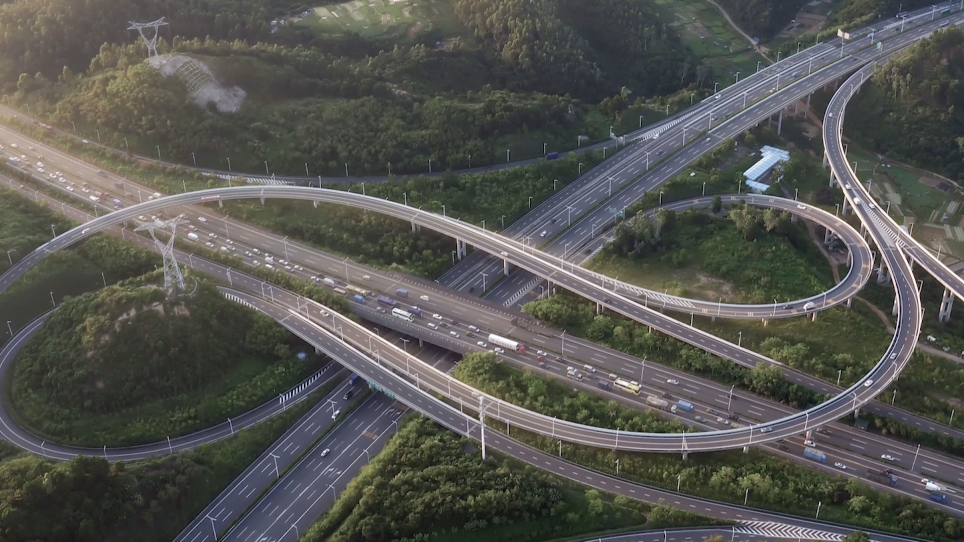 贵州新闻联播丨【学习贯彻党的二十届四中全会精神•奋力走出高质量发展新路】全方位扩大有效需求  加快构建新发展格局