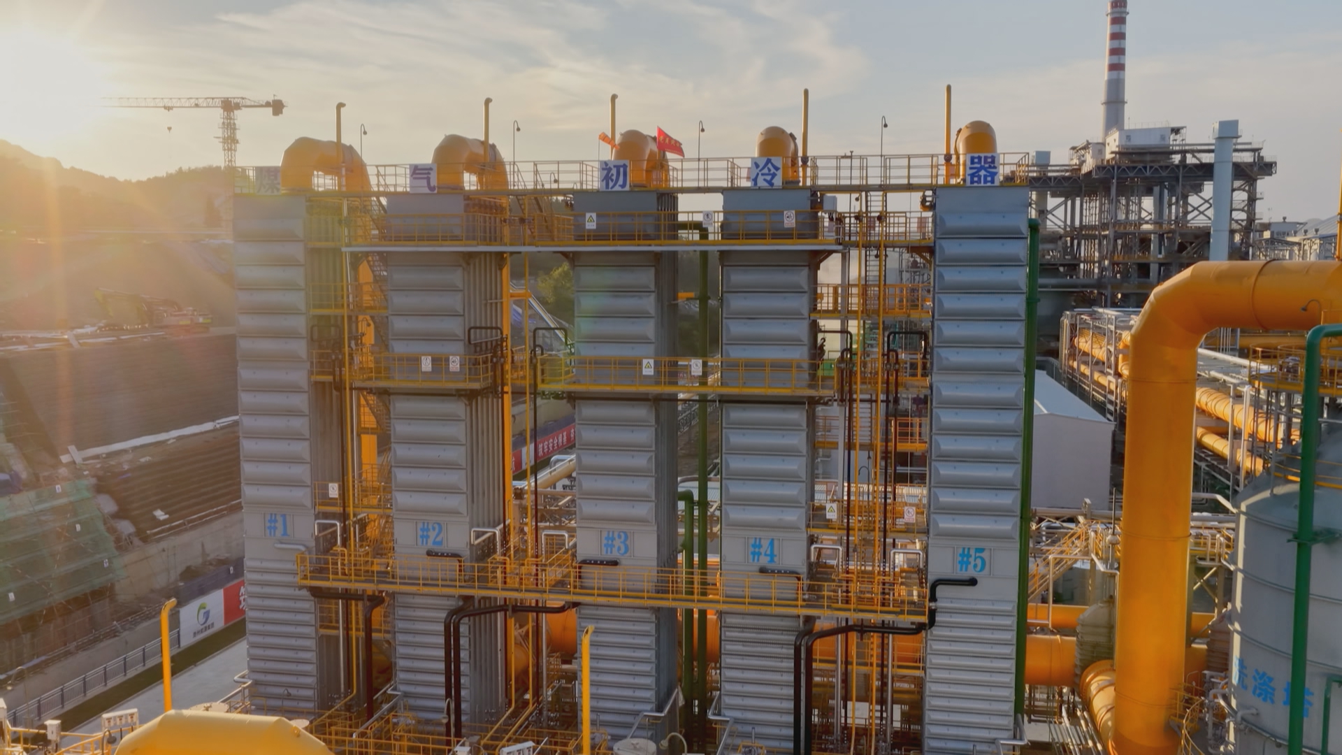 贵州新闻联播丨【学习贯彻党的二十届四中全会精神•奋力走出高质量发展新路】1+1＞2！循环经济综合体让“含绿量”“含金量”齐升