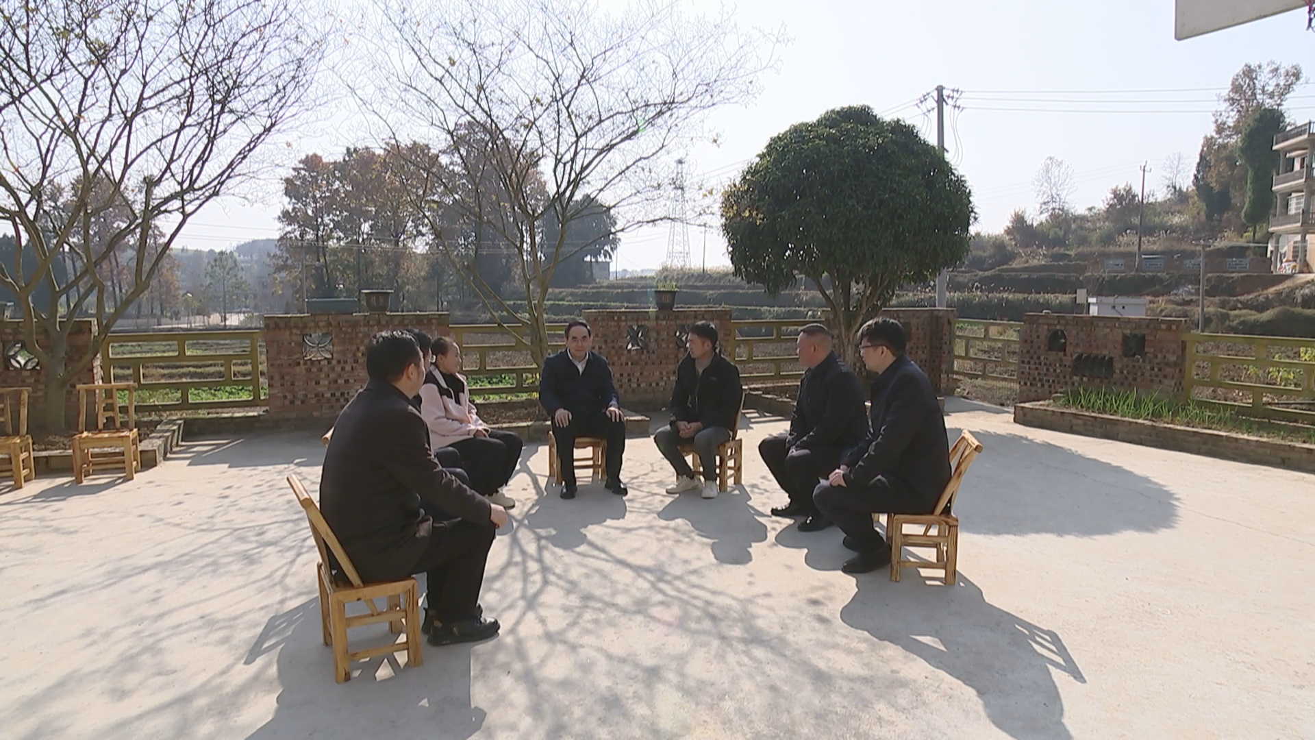 贵州新闻联播丨徐麟在黔东南州调研时强调 因地制宜推动兴业强县富民一体发展 倾心倾力增进民生福祉提高人民生活品质