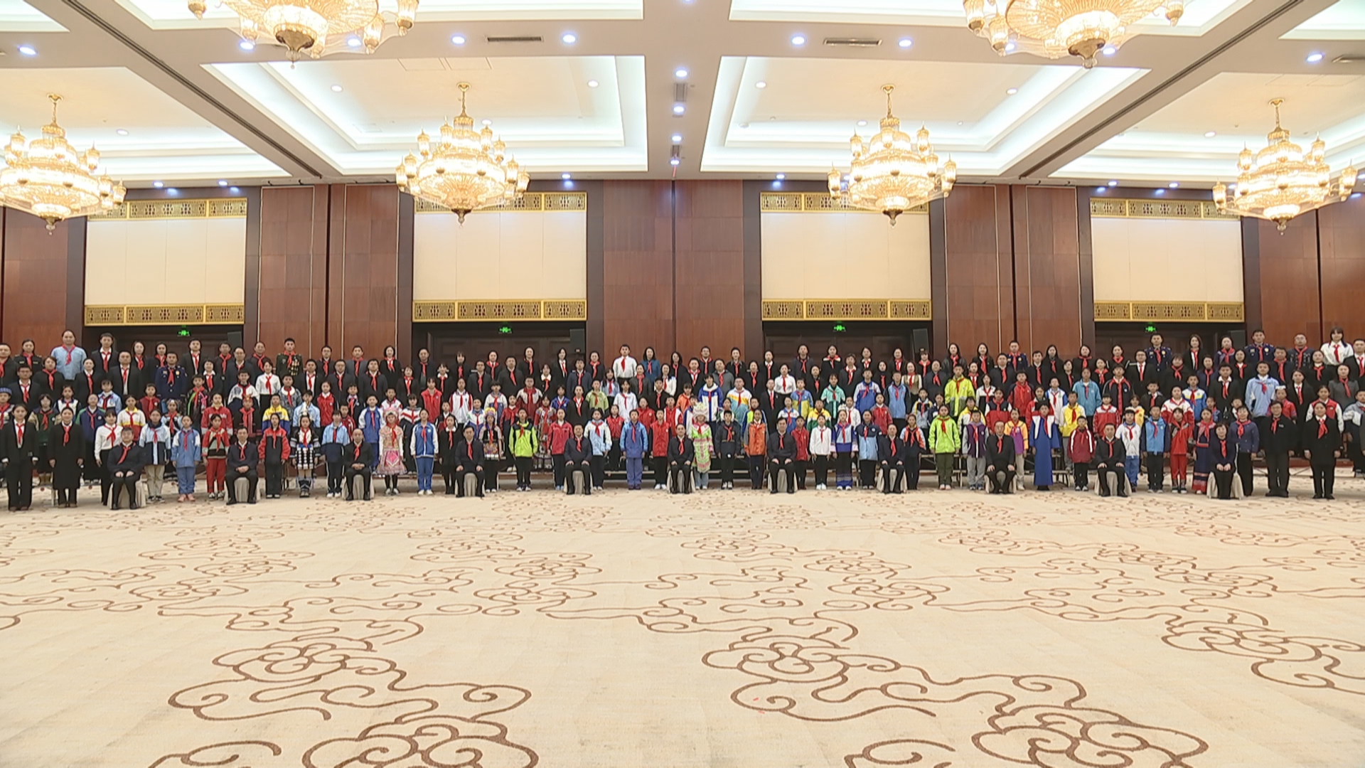 贵州新闻联播丨徐麟在会见省第八次少代会代表时强调 为强国建设民族复兴伟业时刻准备着 争当爱党爱国勤奋好学全面发展的新时代好少年