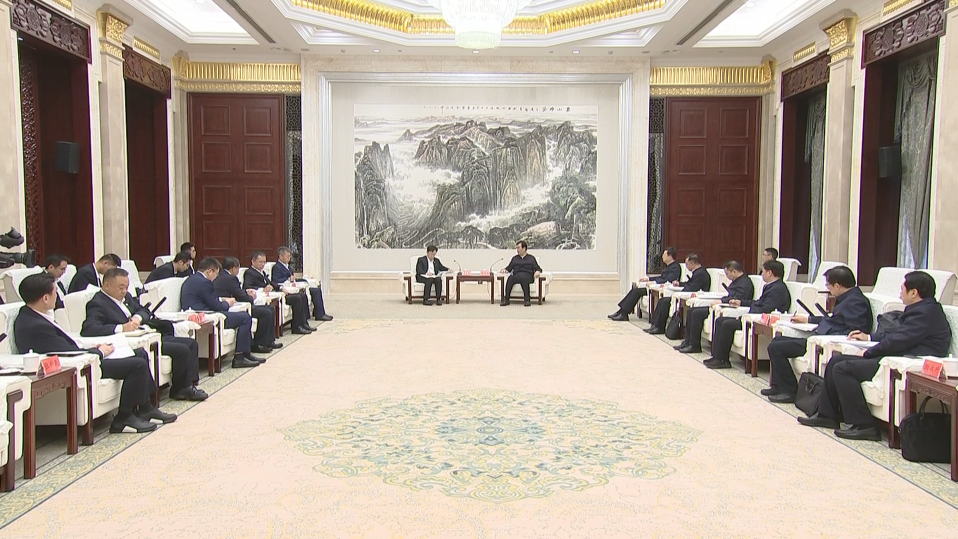 贵州新闻联播丨李炳军会见中国保利集团总经理吴盛悦