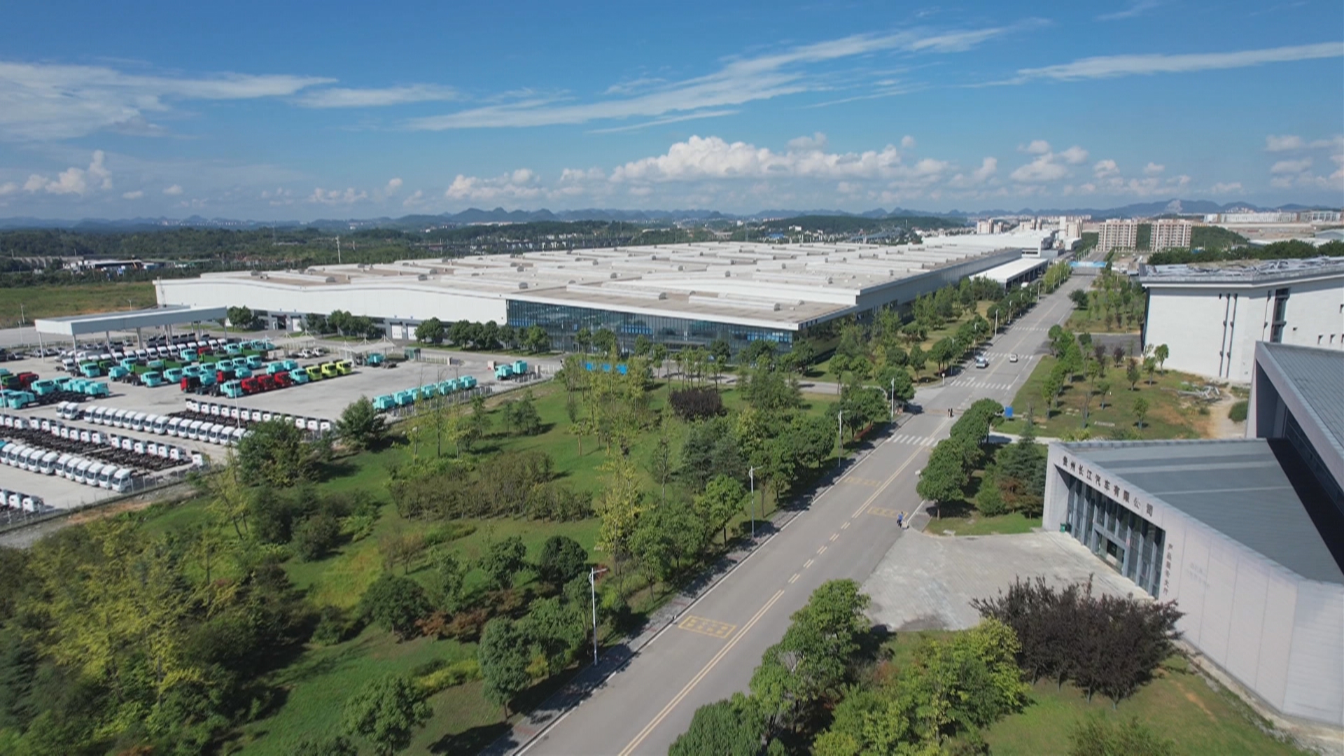 贵州新闻联播丨【学习贯彻党的二十届四中全会精神•奋力走出高质量发展新路】贵州国资国企“十四五”质效提升 发挥“压舱石”“顶梁柱”作用