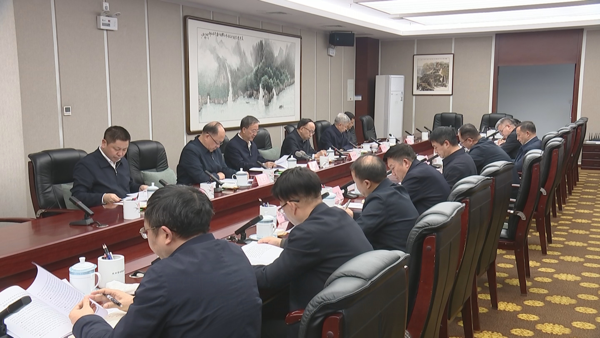 贵州新闻联播丨省政协党组召开扩大会议 学习贯彻习近平总书记近期重要讲话精神