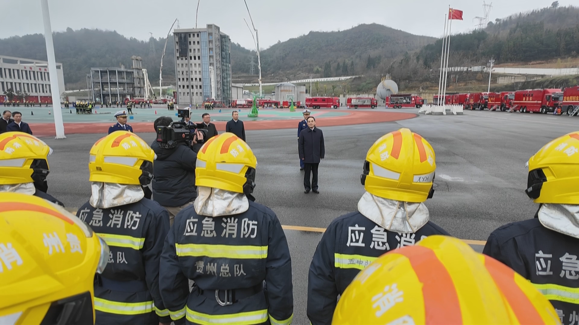 贵州新闻联播丨徐麟在贵阳市调研检查安全稳定和应急值守工作时强调 坚持人民至上 筑牢安全防线 确保群众平安过节社会大局稳定