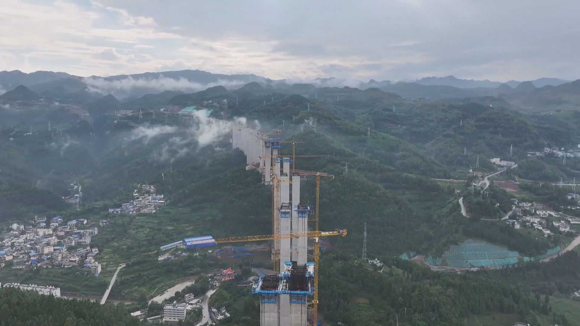 贵州新闻联播丨贵州各地交通建设加速推进 完善区域路网