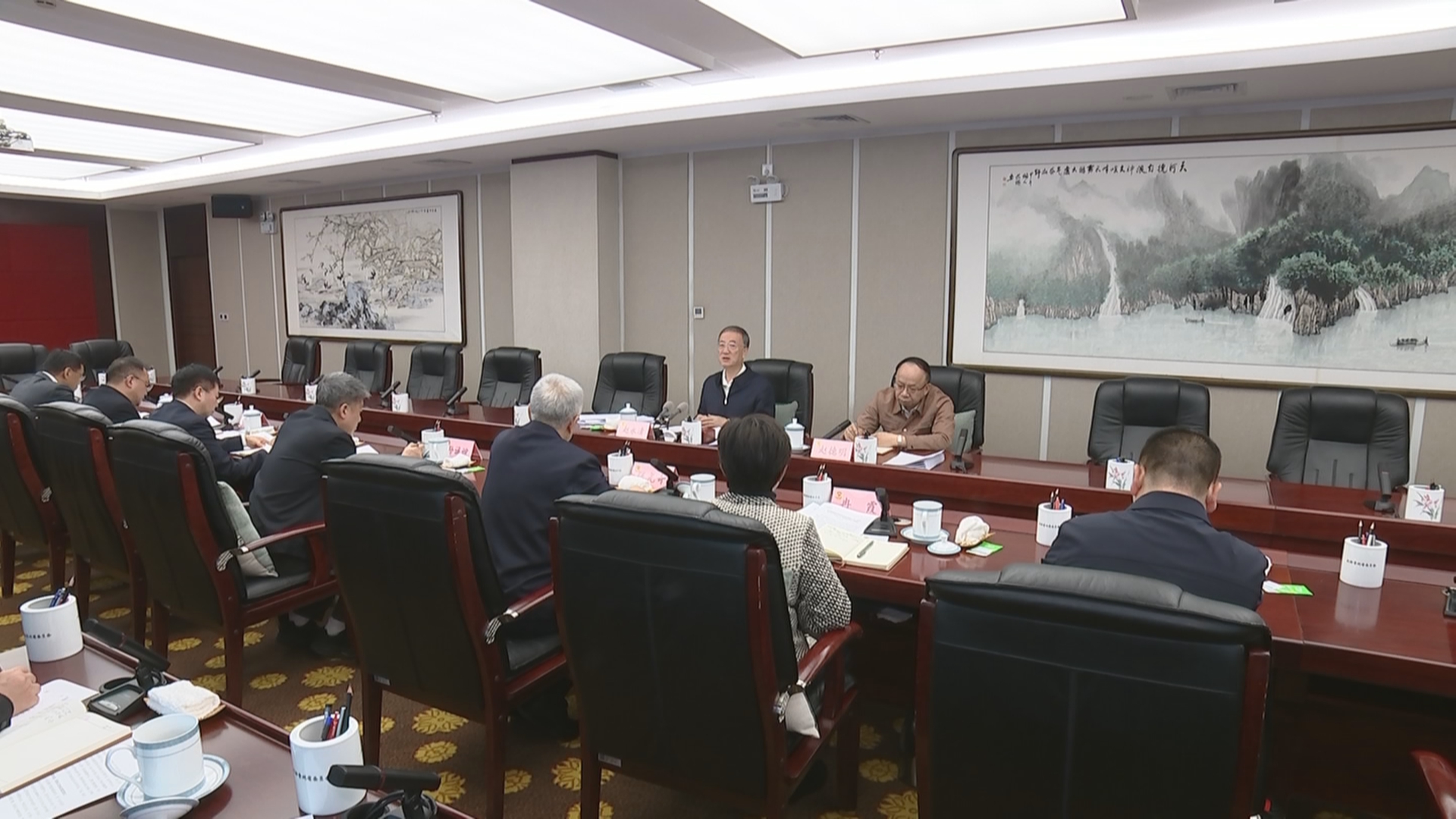 贵州新闻联播丨省政协党组召开2025年度民主生活会