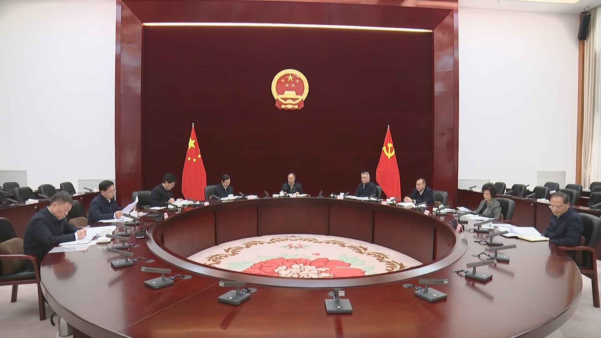 贵州新闻联播丨省人大常委会党组召开2025年度民主生活会