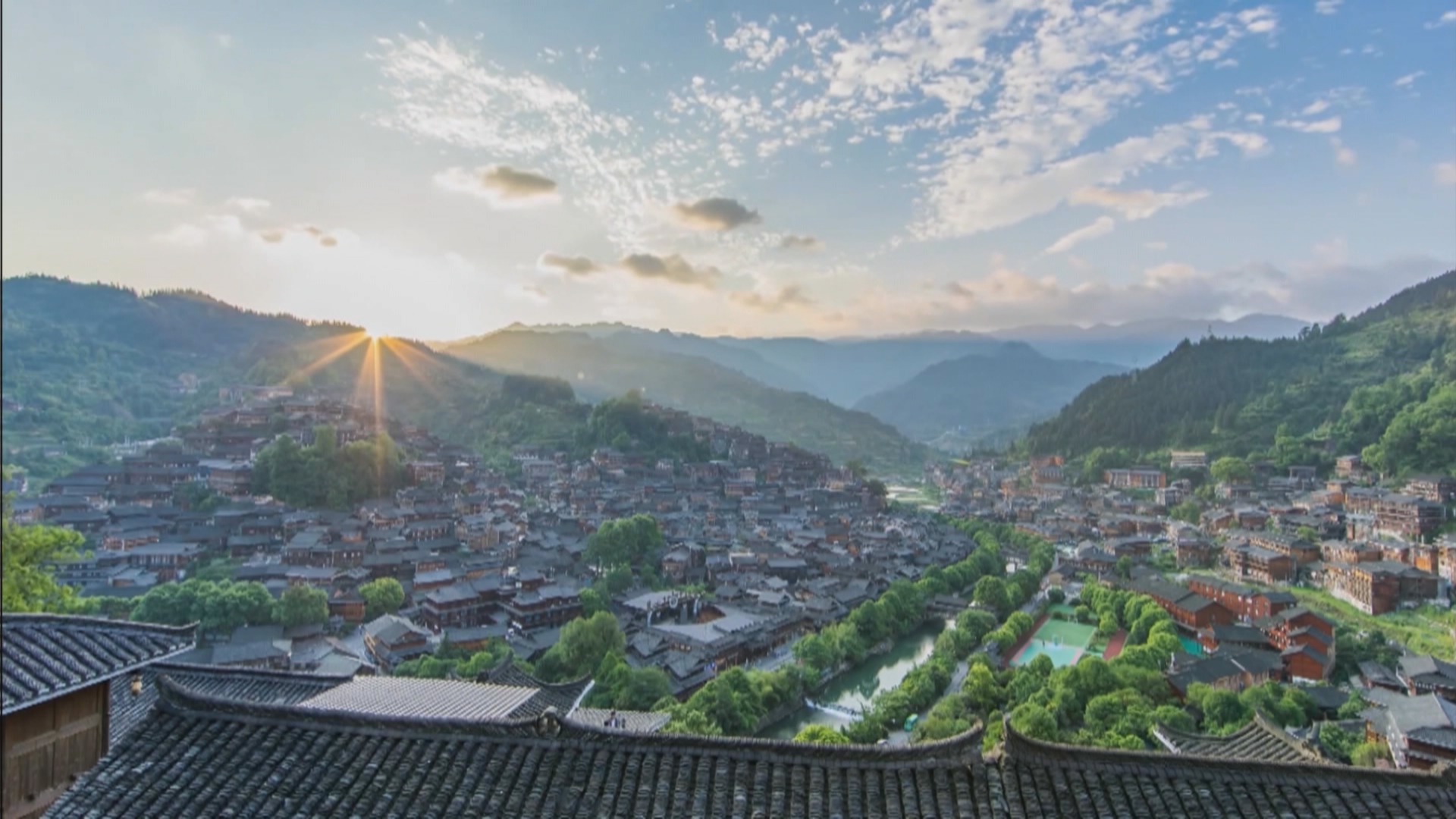 贵州新闻联播丨【锚定五年目标 奋发开局起步——2026年省两会特别报道】蒸蒸日上的大家